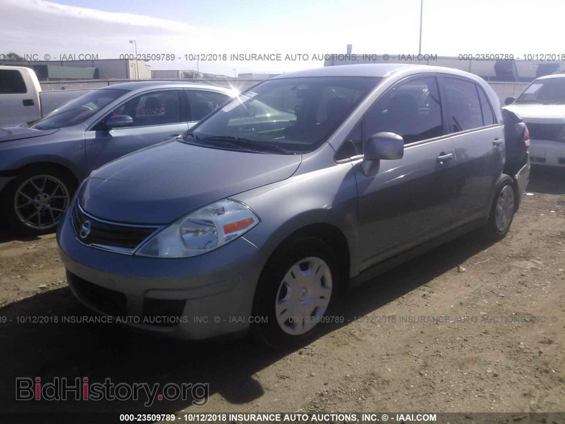 2011 Nissan Versa - VIN: 3N1BC1AP9BL389912 - Фото 2
