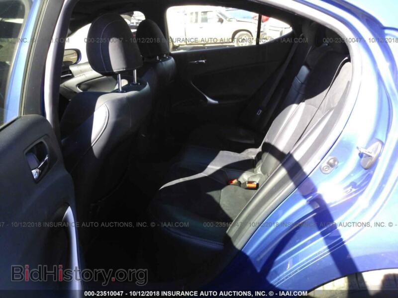 2011 Lexus IS (VIN JTHBF5C25B2100330) — фото 8 из 10