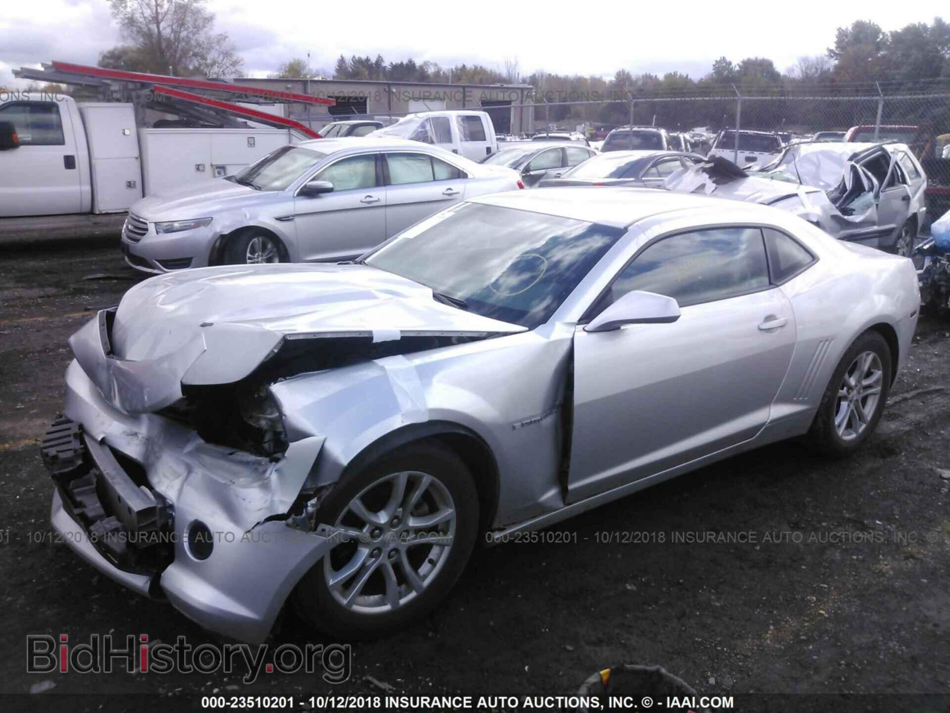 2015 Chevrolet Camaro - VIN: 2G1FA1E34F9174886 - Фото 2