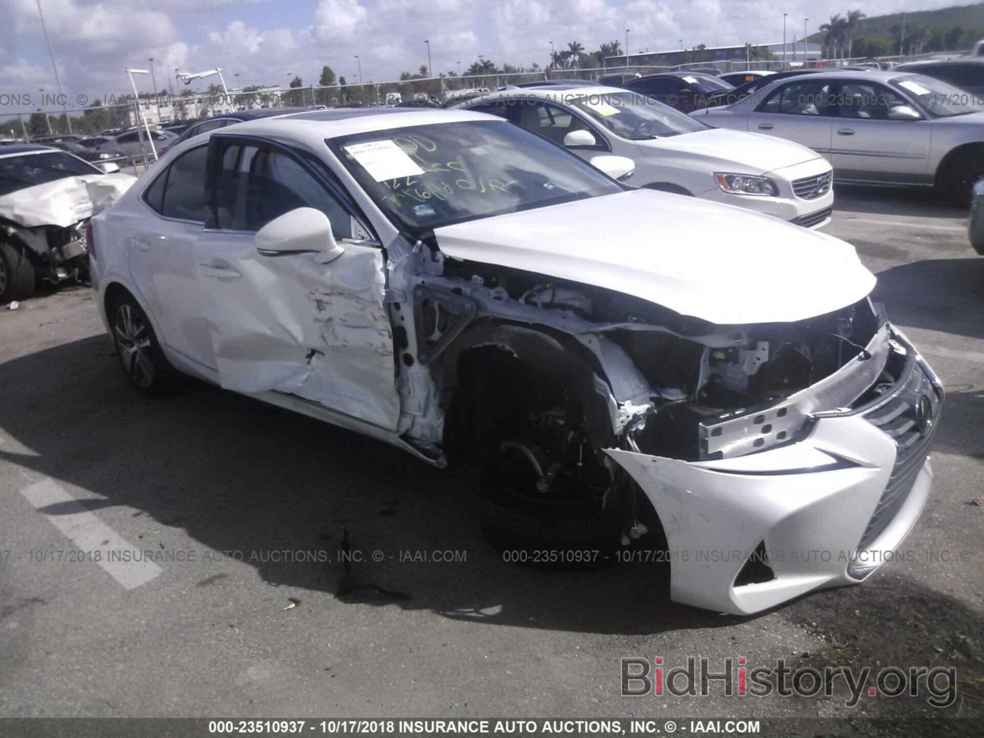 Photo JTHBA1D20J5066638 - Lexus Is 2018