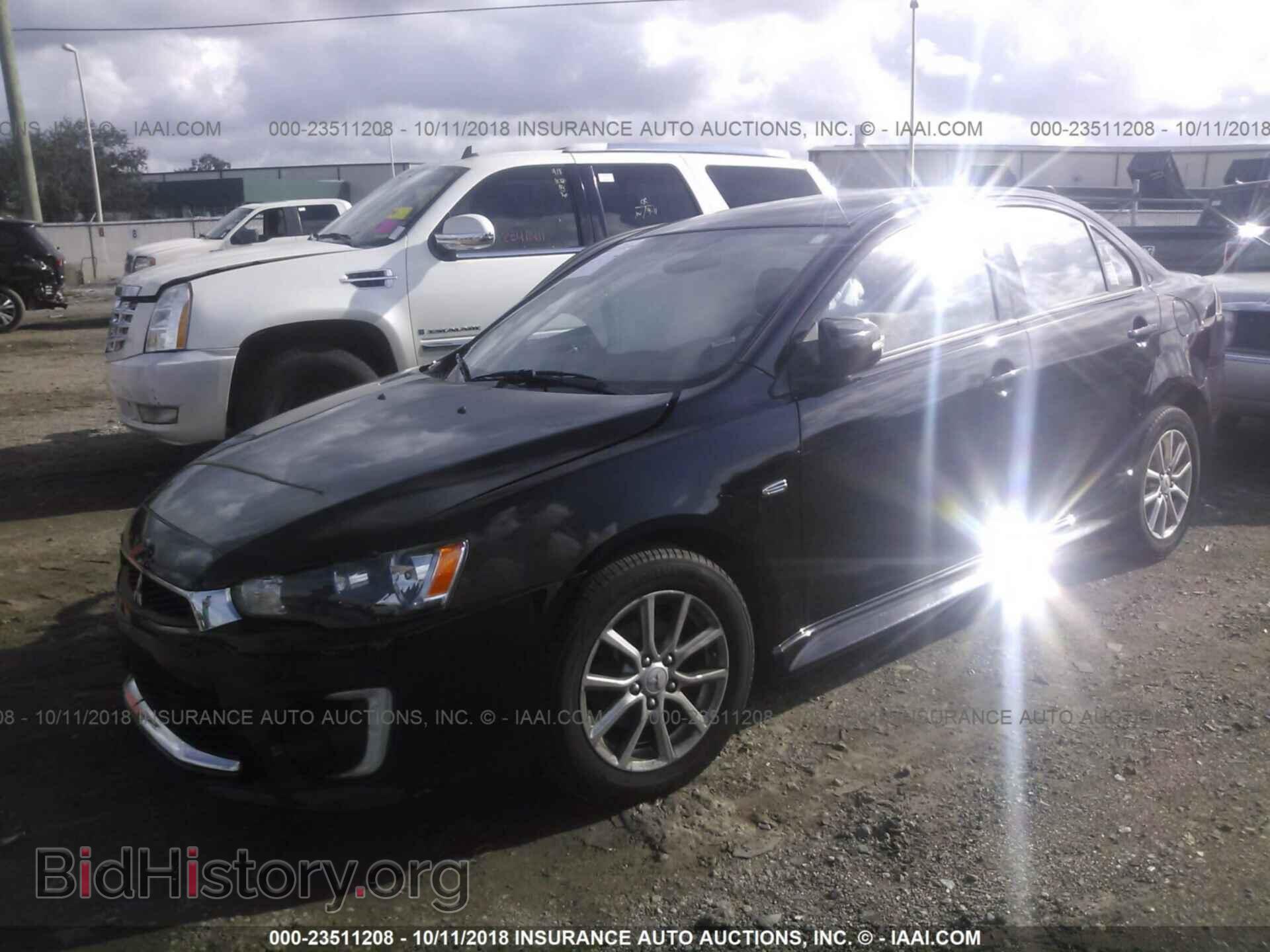 2016 Mitsubishi Lancer - VIN: JA32U2FU3GU007075 - Фото 2