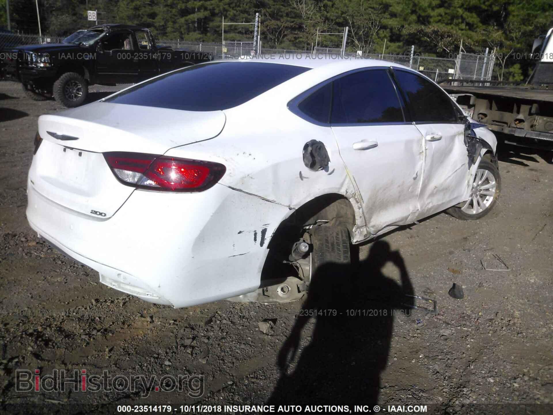 2015 Chrysler 200 - VIN: 1C3CCCAB7FN744863 - Photo 4