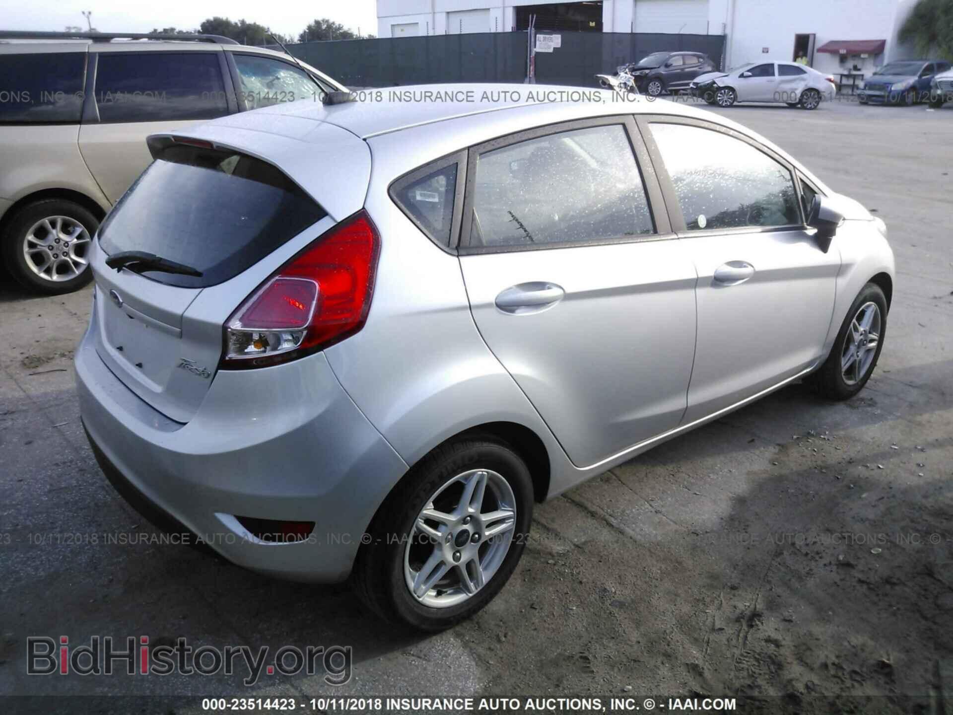 2018 Ford Fiesta - VIN: 3FADP4EJXJM112802 - Фото 4