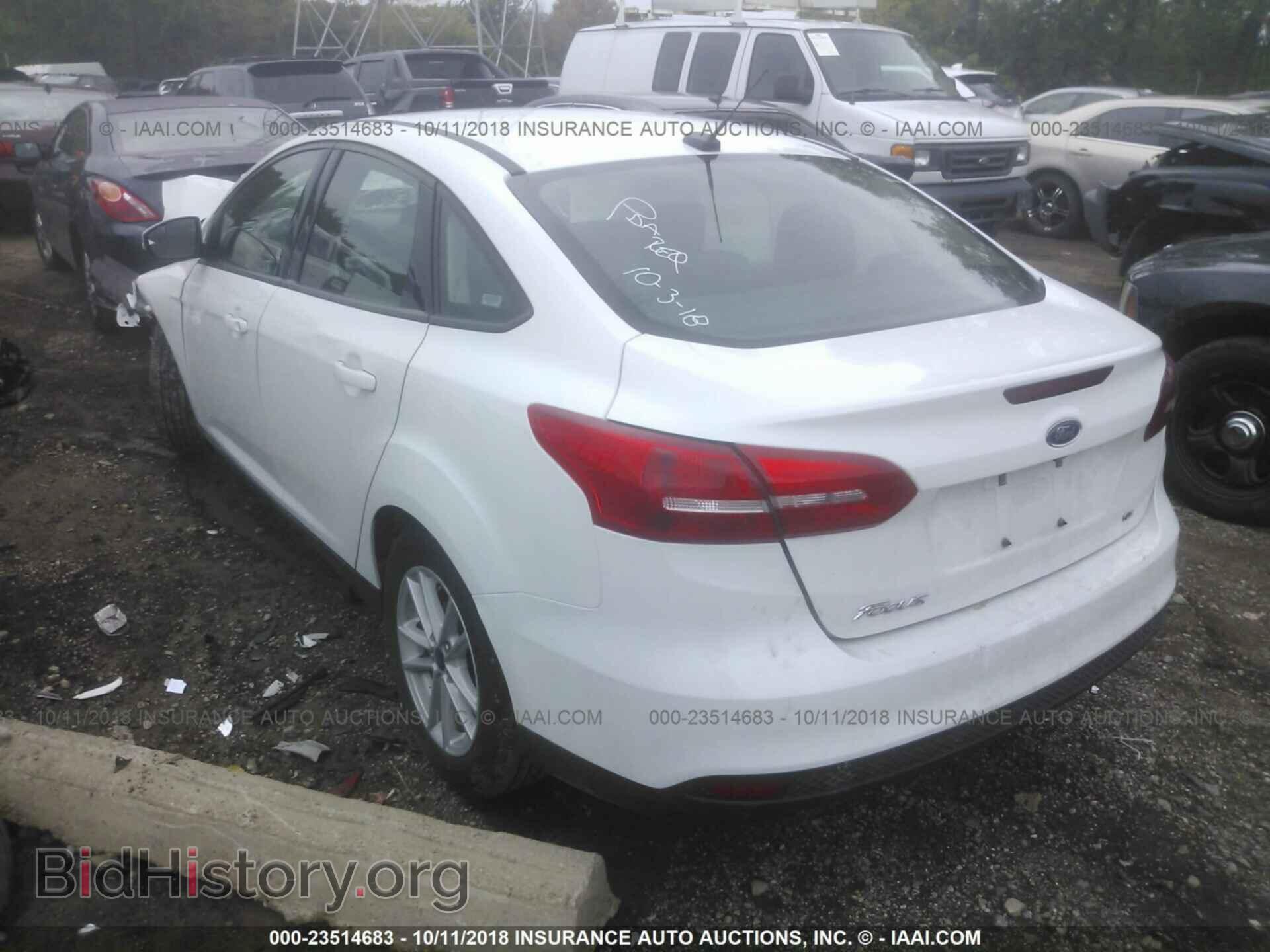 2017 Ford Focus - VIN: 1FADP3F23HL272517 - Photo 3