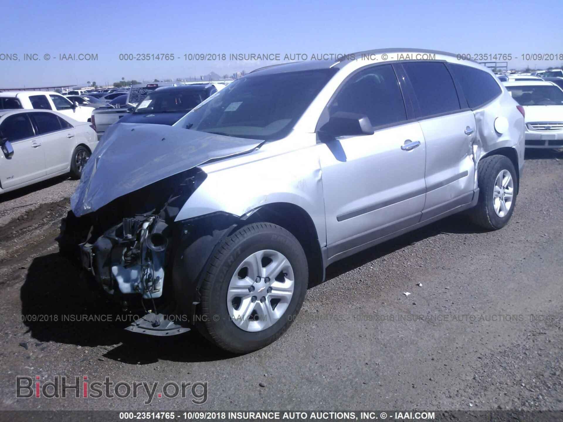 2012 Chevrolet Traverse - VIN: 1GNKRFED6CJ382294 - Фото 2