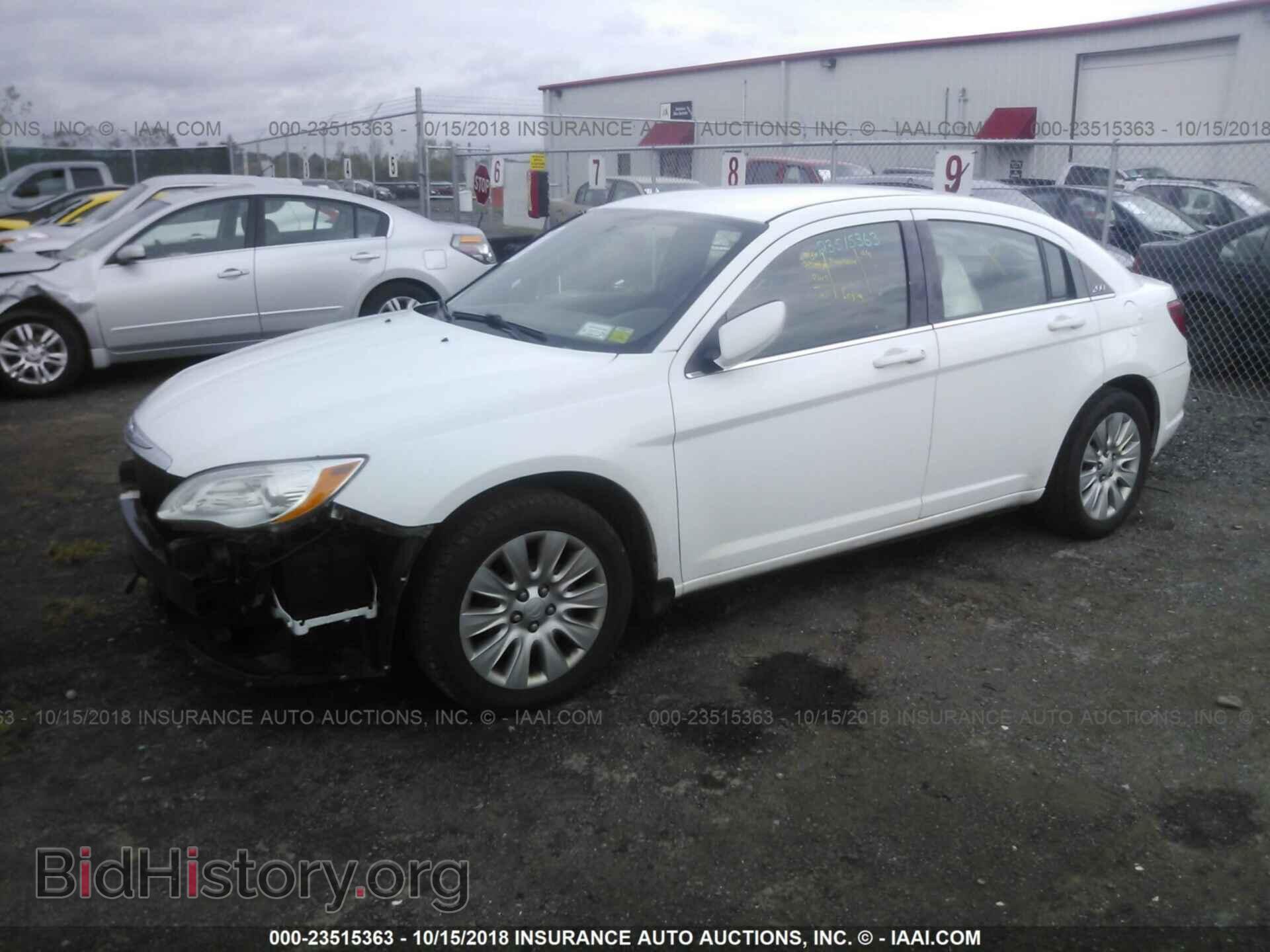 2013 Chrysler 200 - VIN: 1C3CCBAB8DN559616 - Photo 2
