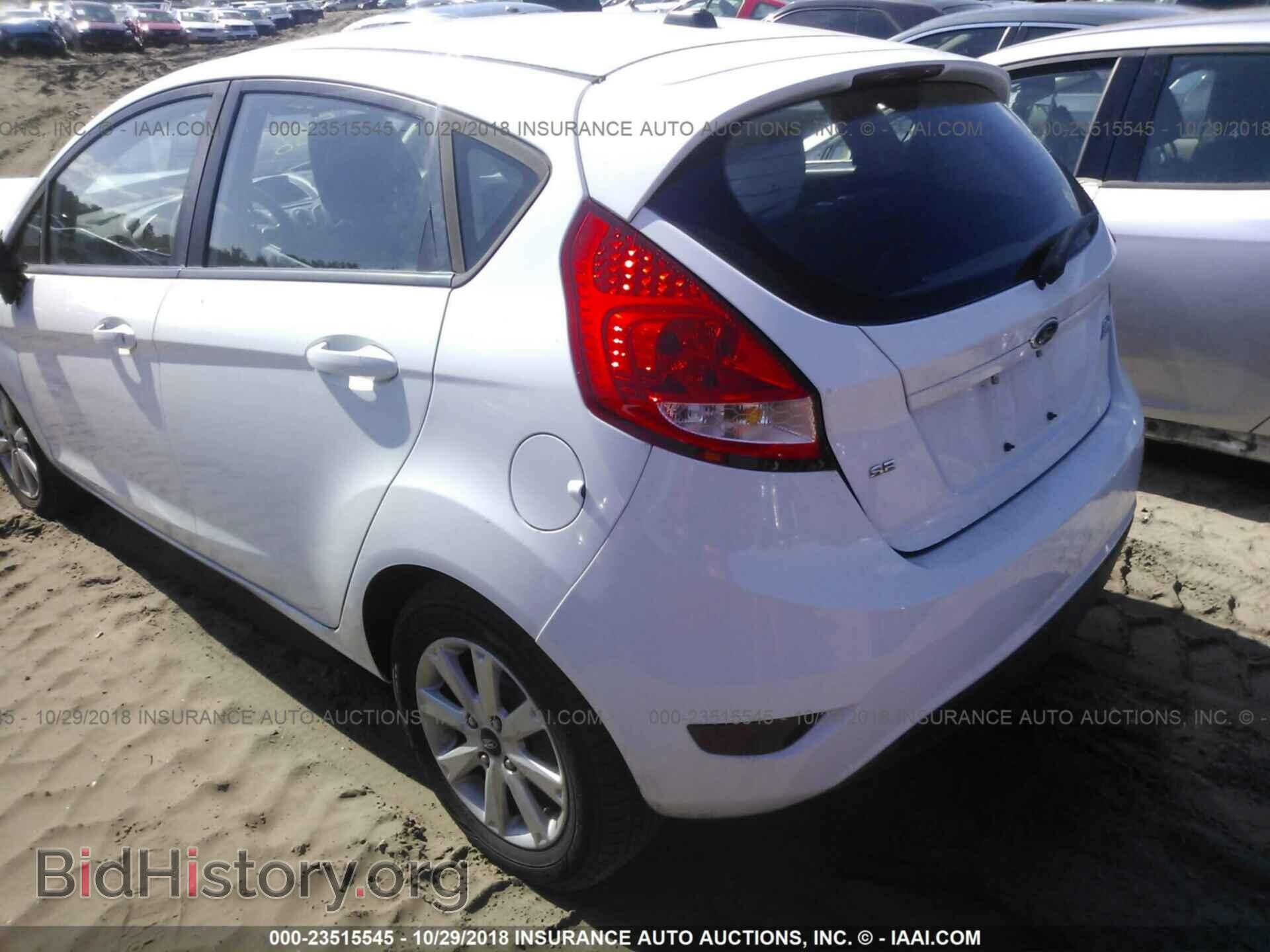 2011 Ford Fiesta - VIN: 3FADP4EJ4BM174648 - Фото 3