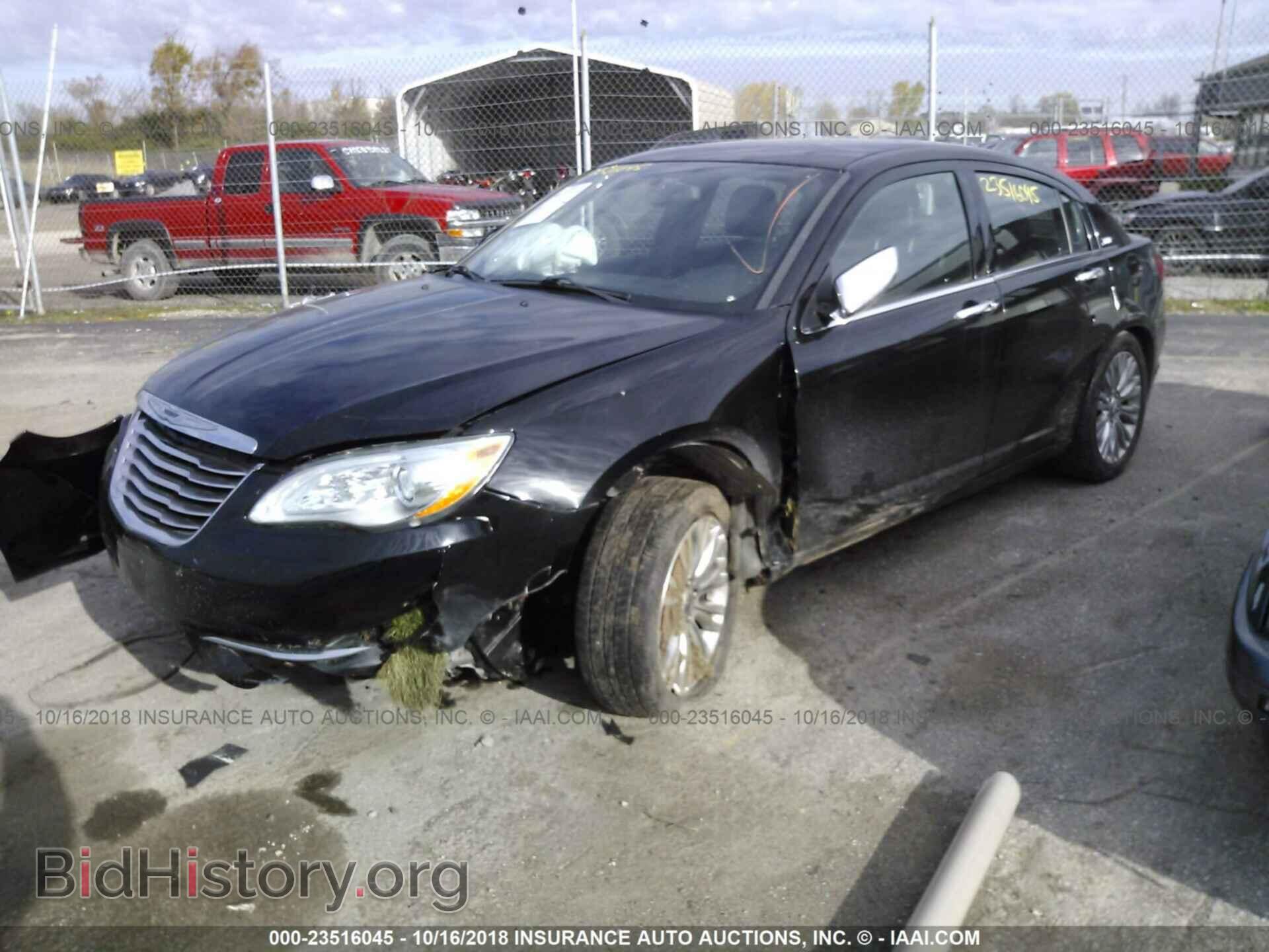 2011 Chrysler 200 - VIN: 1C3BC2FB8BN611361 - Photo 2