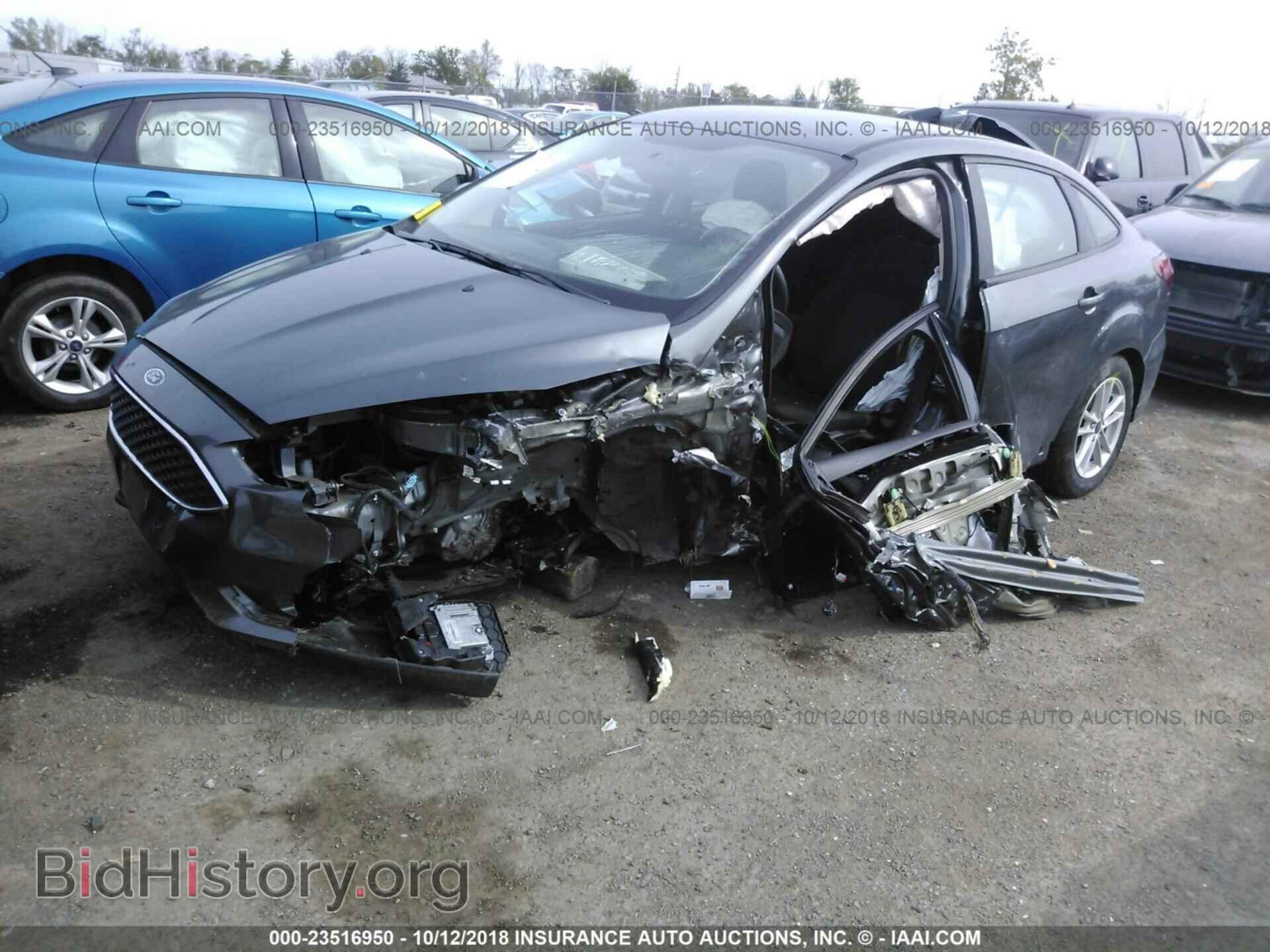 2017 Ford Focus - VIN: 1FADP3F26HL307132 - Photo 2