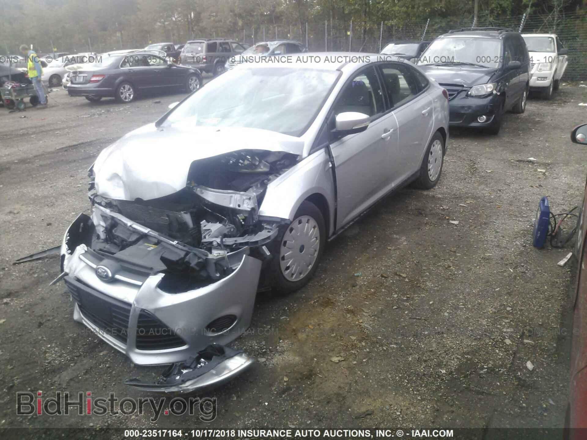 2014 Ford Focus - VIN: 1FADP3F26EL221766 - Photo 2