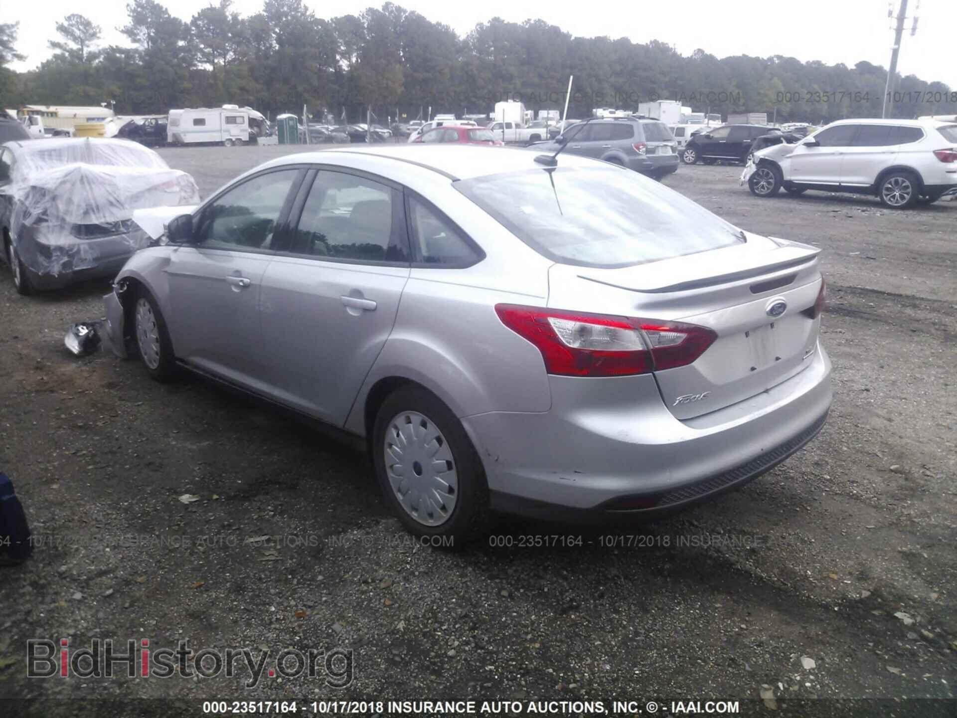 2014 Ford Focus - VIN: 1FADP3F26EL221766 - Photo 3