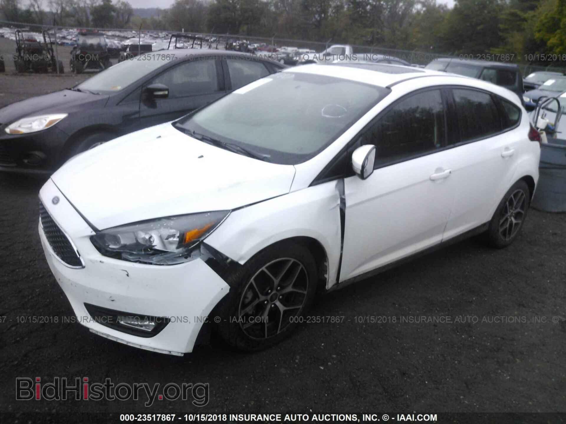 2017 Ford Focus - VIN: 1FADP3M28HL340040 - Photo 2