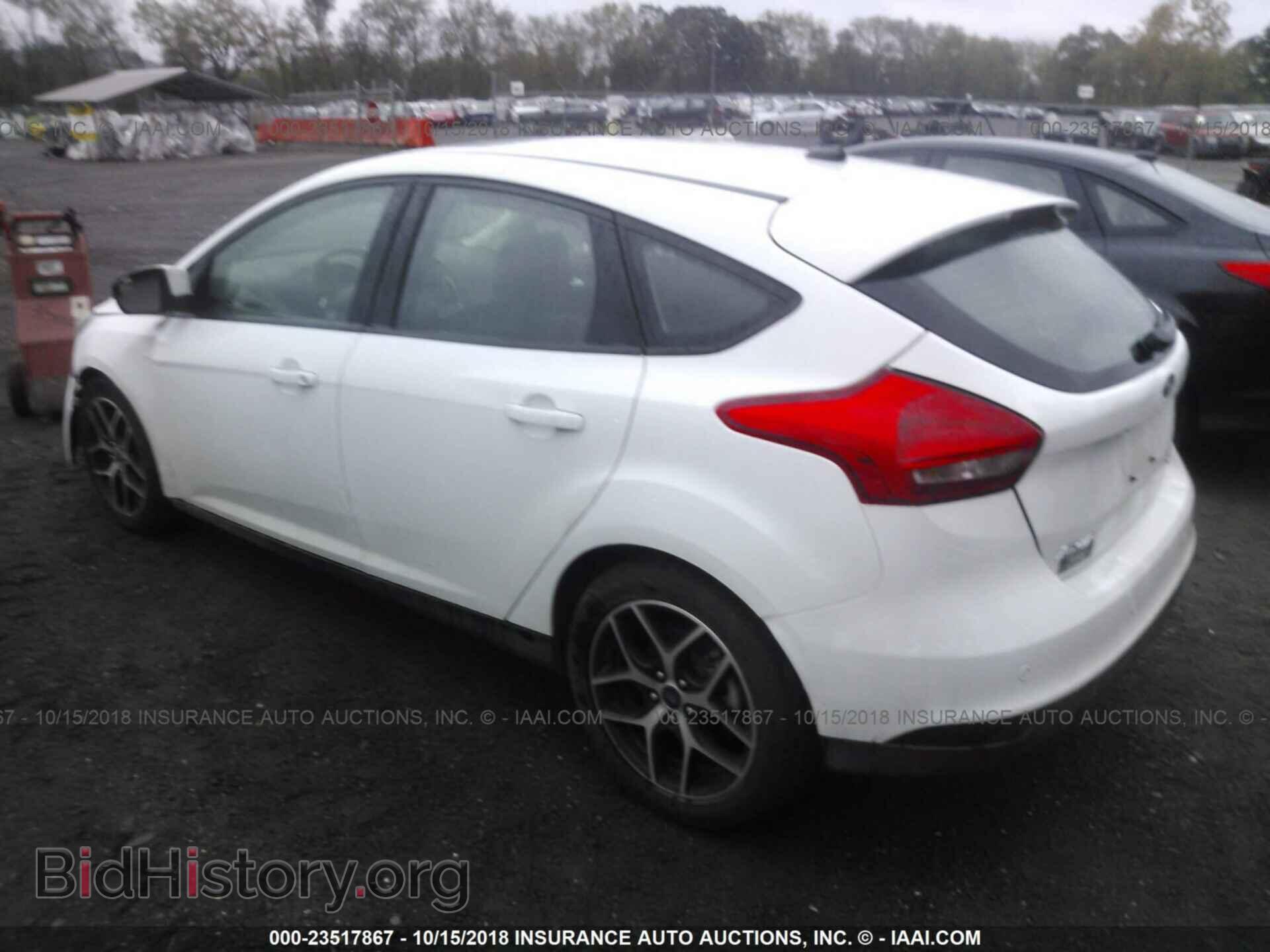 2017 Ford Focus - VIN: 1FADP3M28HL340040 - Photo 3