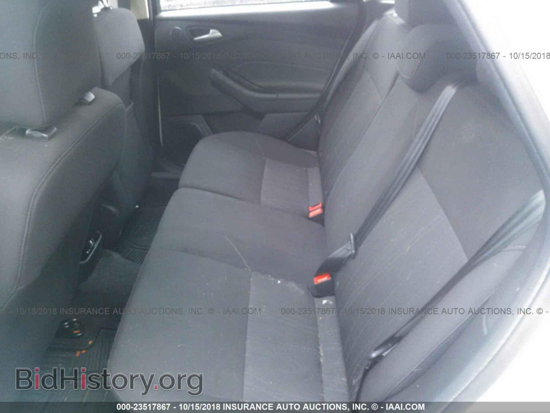 2017 Ford Focus - VIN: 1FADP3M28HL340040 - Photo 8
