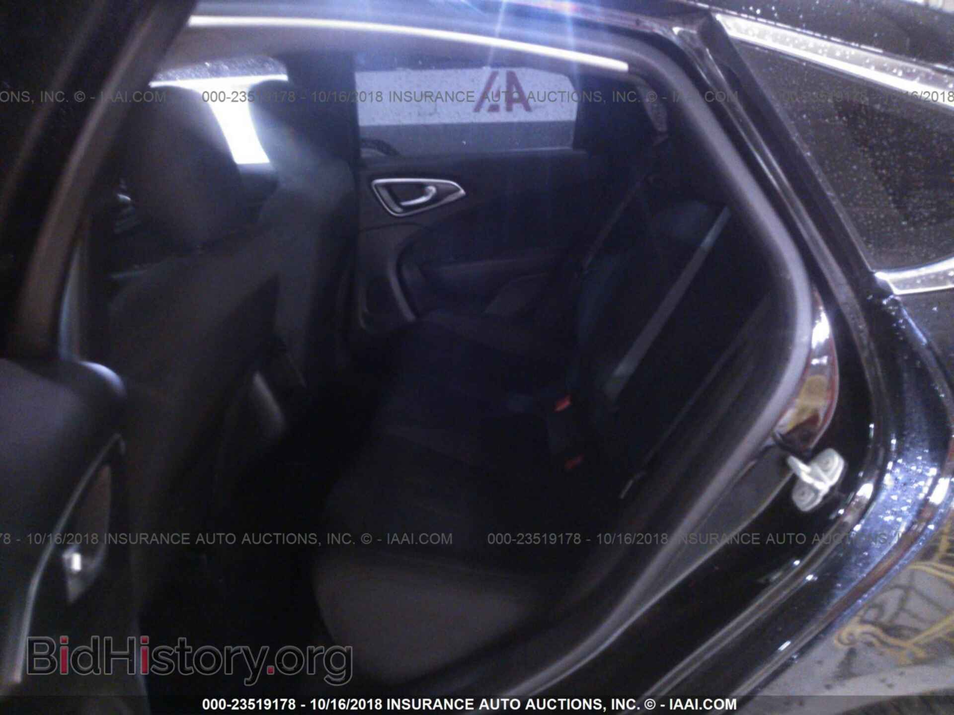 2016 Chrysler 200 - VIN: 1C3CCCAB3GN171350 - Фото 8