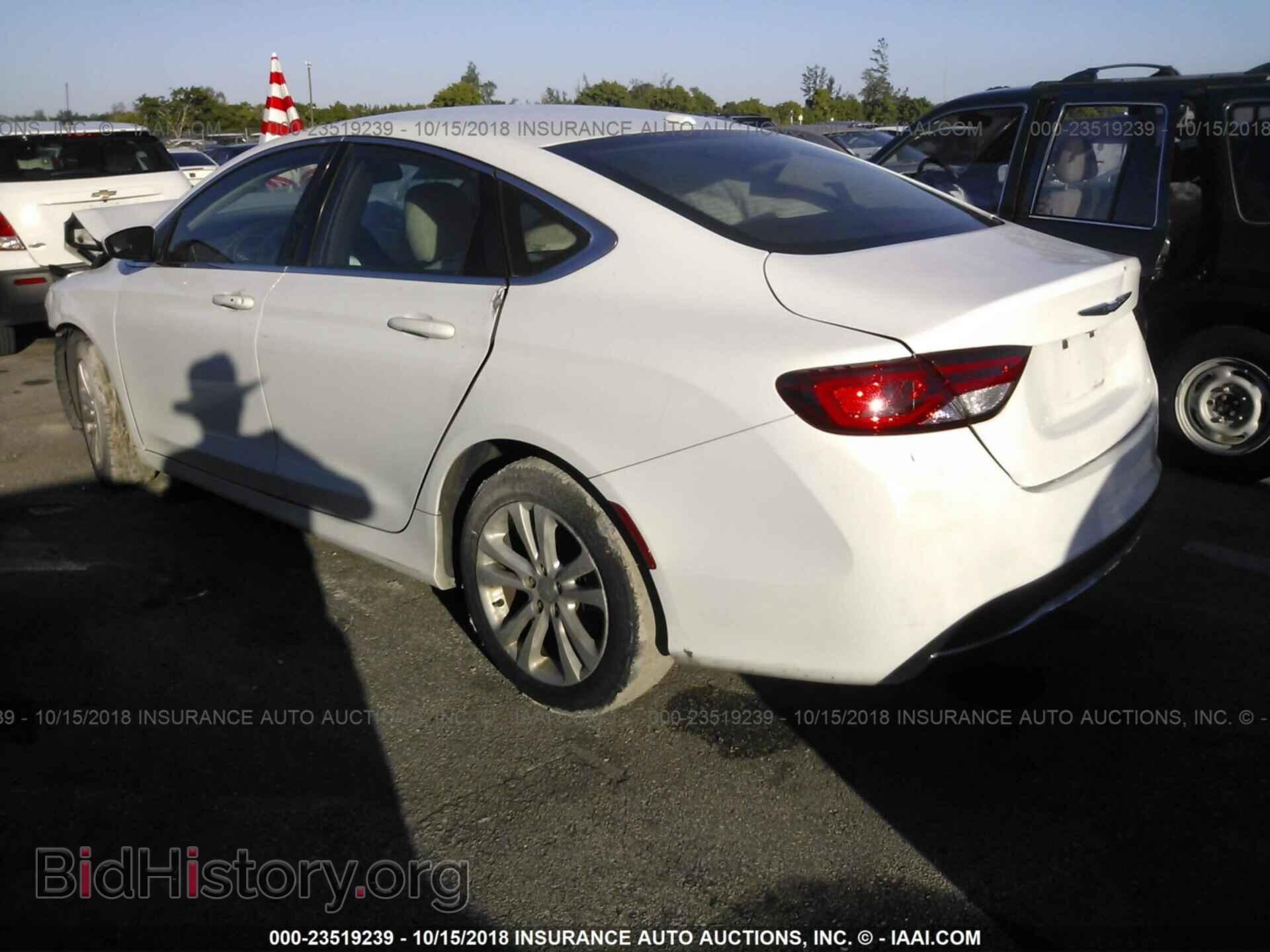 2015 Chrysler 200 - VIN: 1C3CCCAB8FN743284 - Photo 3
