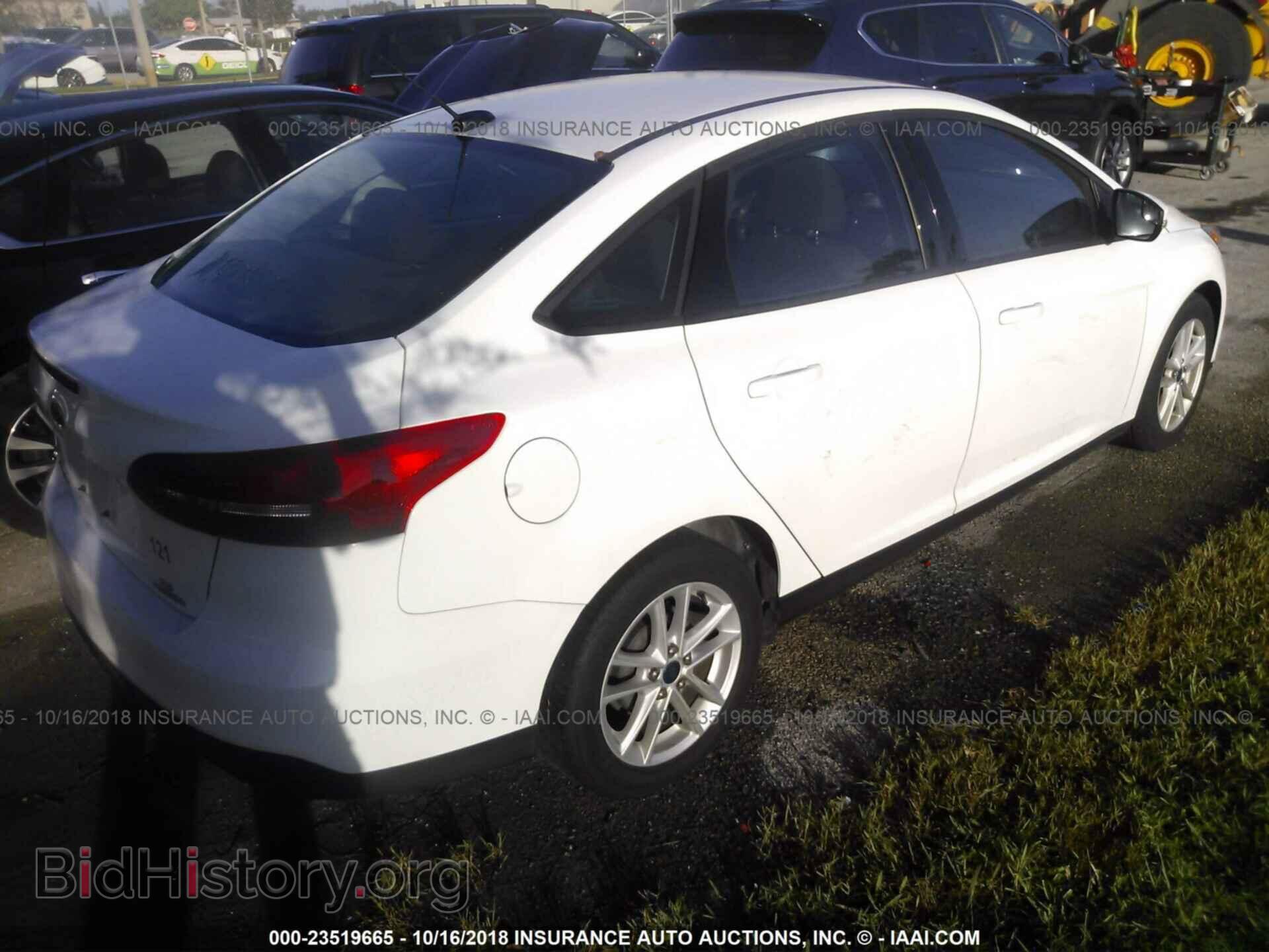 2015 Ford Focus - VIN: 1FADP3F27FL252834 - Photo 4