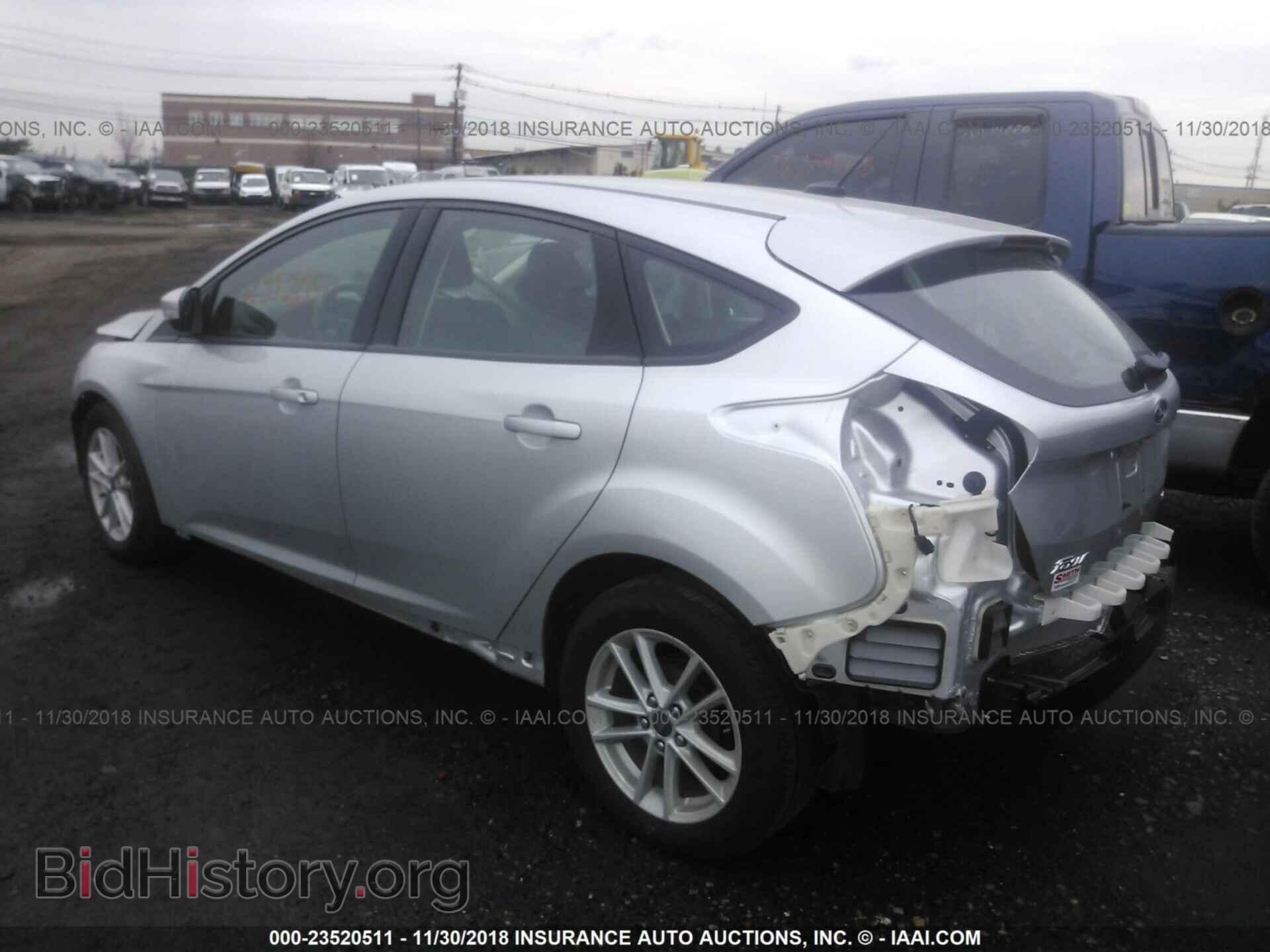 2017 Ford Focus - VIN: 1FADP3K23HL335721 - Фото 2