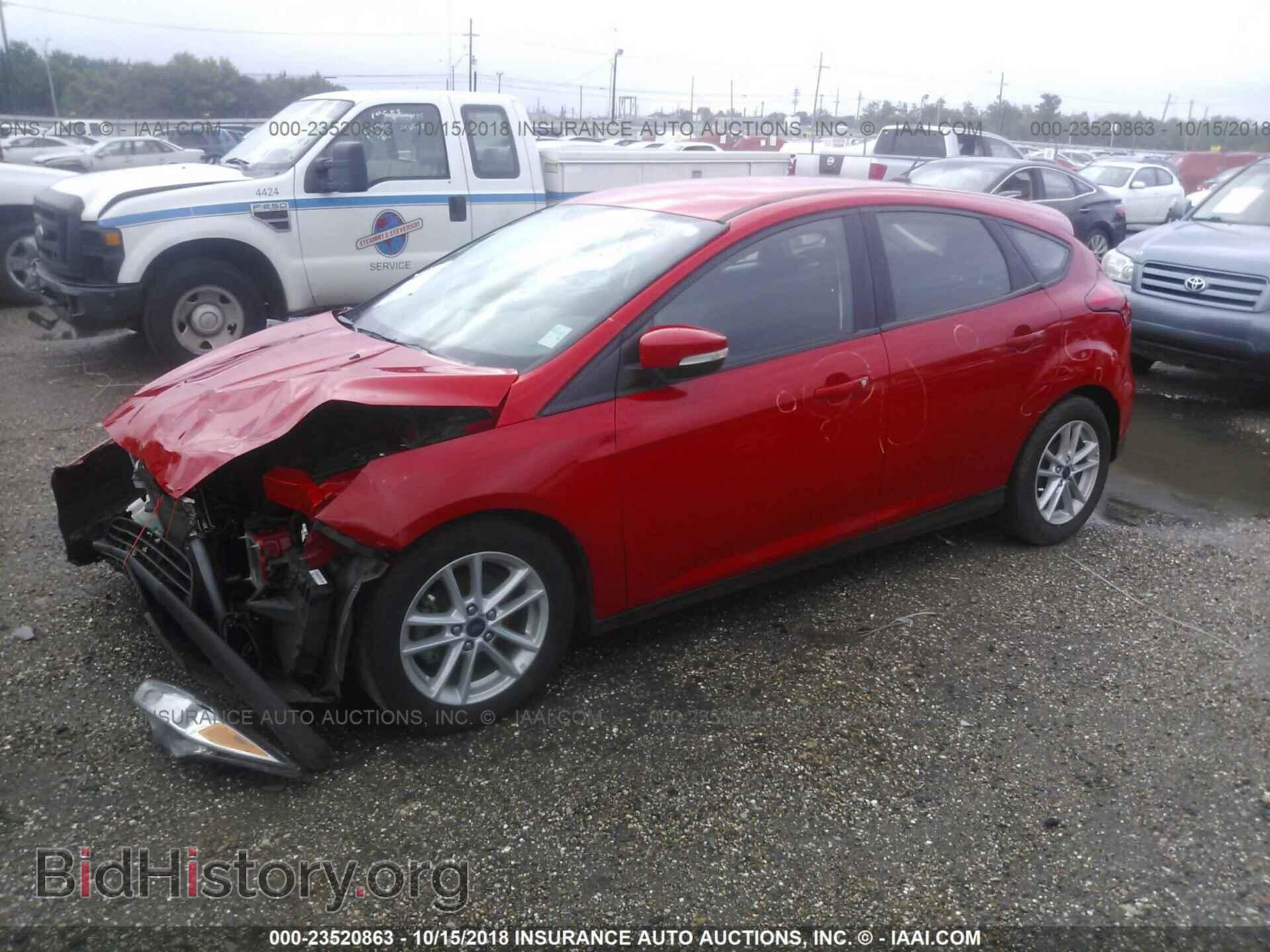 2016 Ford Focus - VIN: 1FADP3K25GL284964 - Photo 2
