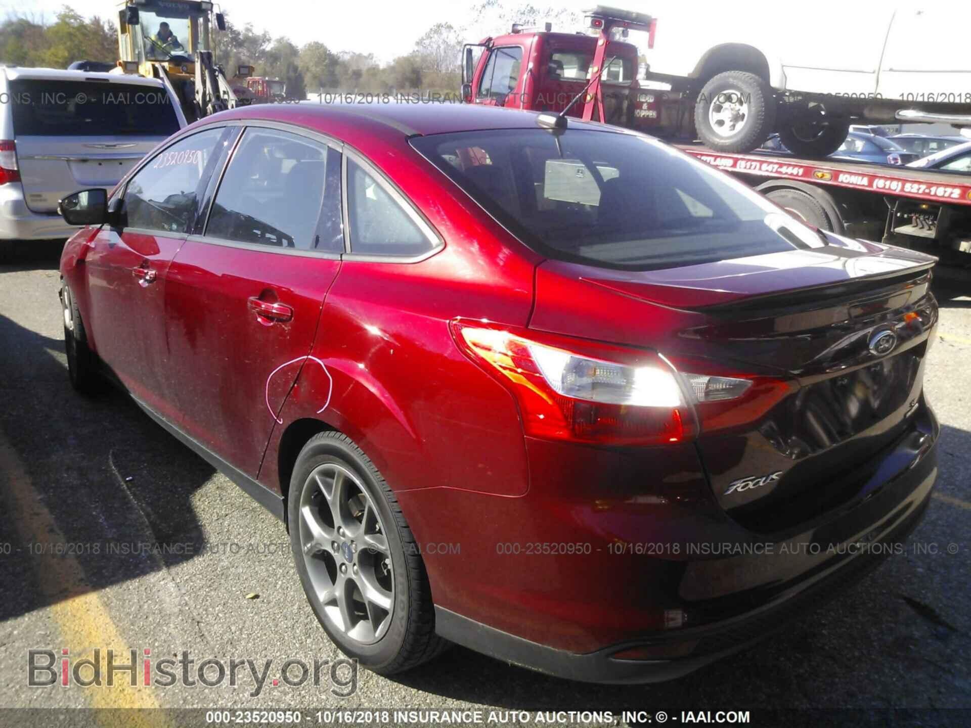 2014 Ford Focus - VIN: 1FADP3F22EL207556 - Photo 3