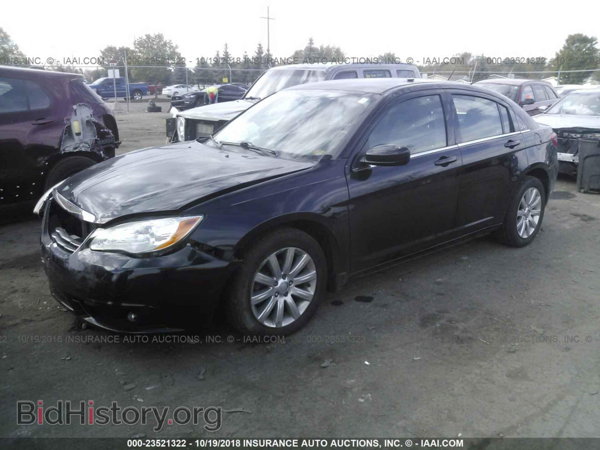 2014 Chrysler 200 - VIN: 1C3CCBBB0EN100855 - Photo 2