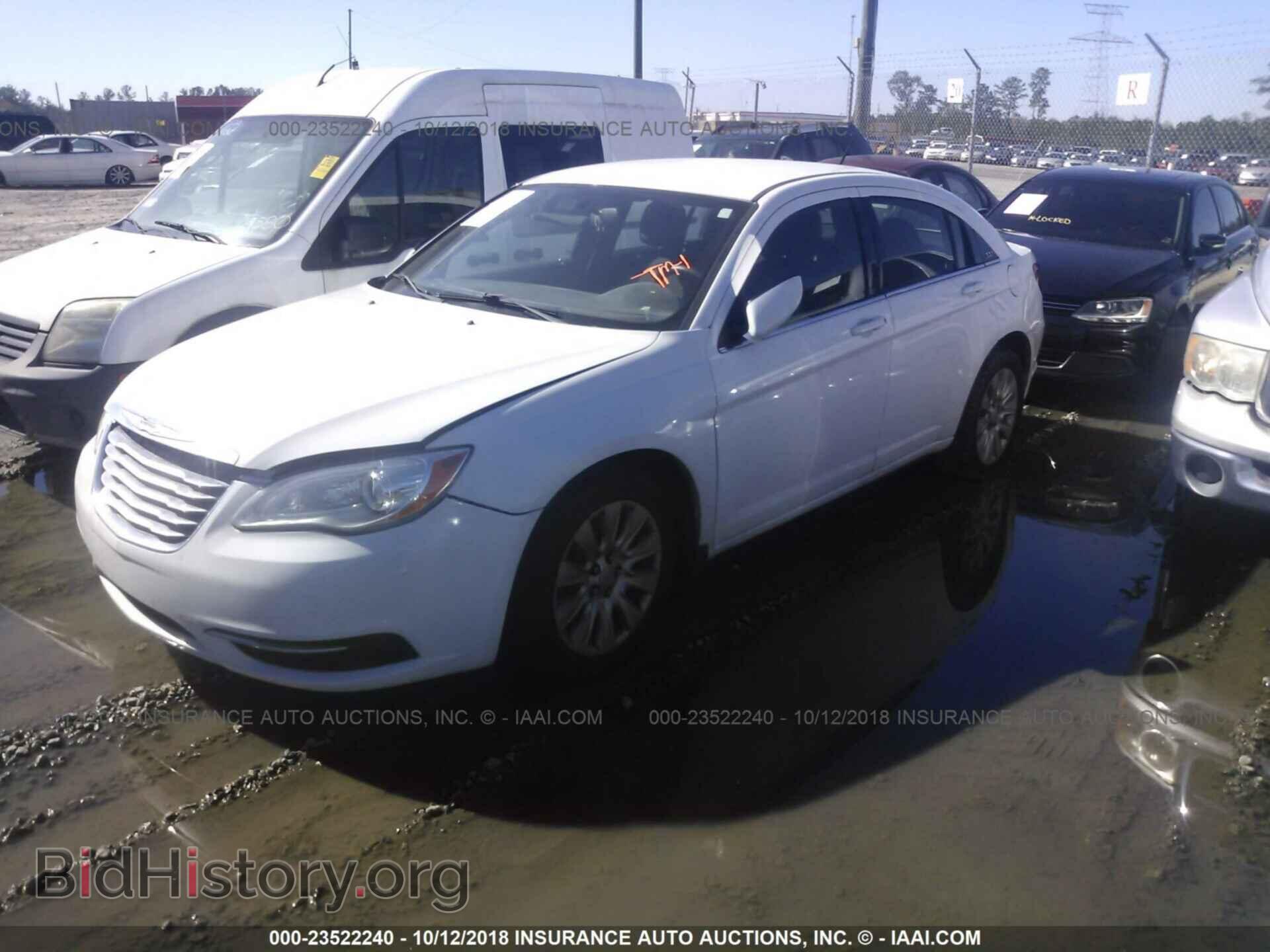 2013 Chrysler 200 - VIN: 1C3CCBAB2DN641499 - Photo 2