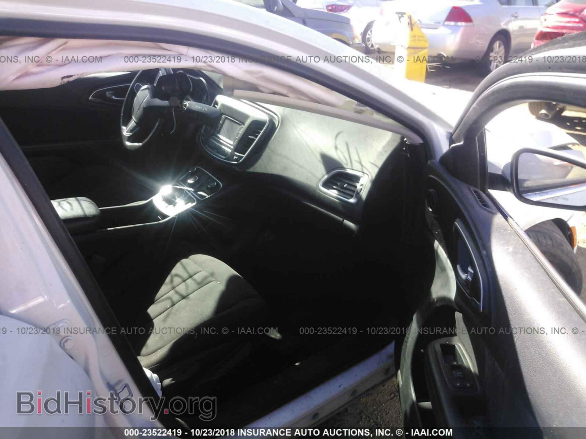 2015 Chrysler 200 - VIN: 1C3CCCAB7FN679366 - Photo 5
