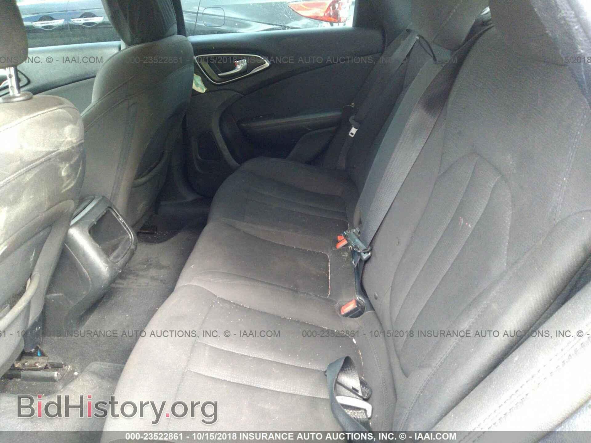 2016 Chrysler 200 - VIN: 1C3CCCAB5GN127639 - Photo 8