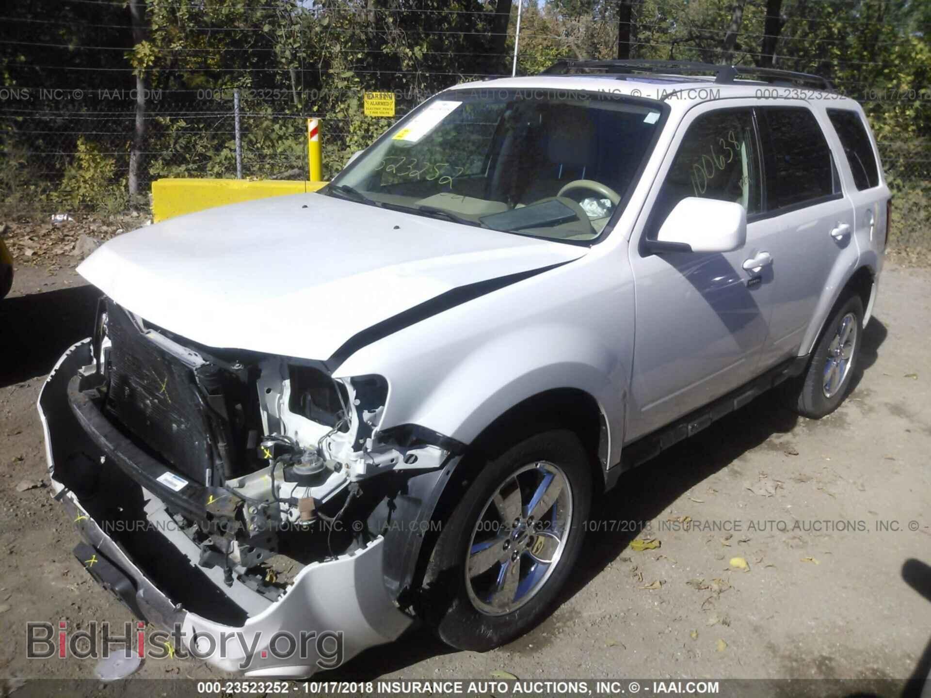 2012 Ford Escape - VIN: 1FMCU0EG9CKB88562 - Photo 2