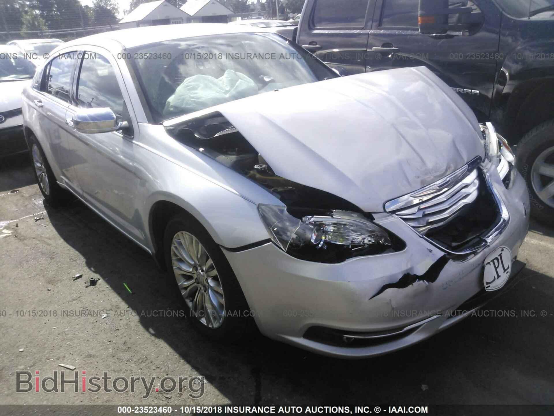 Photo 1C3BC2FG3BN568995 - Chrysler 200 2011