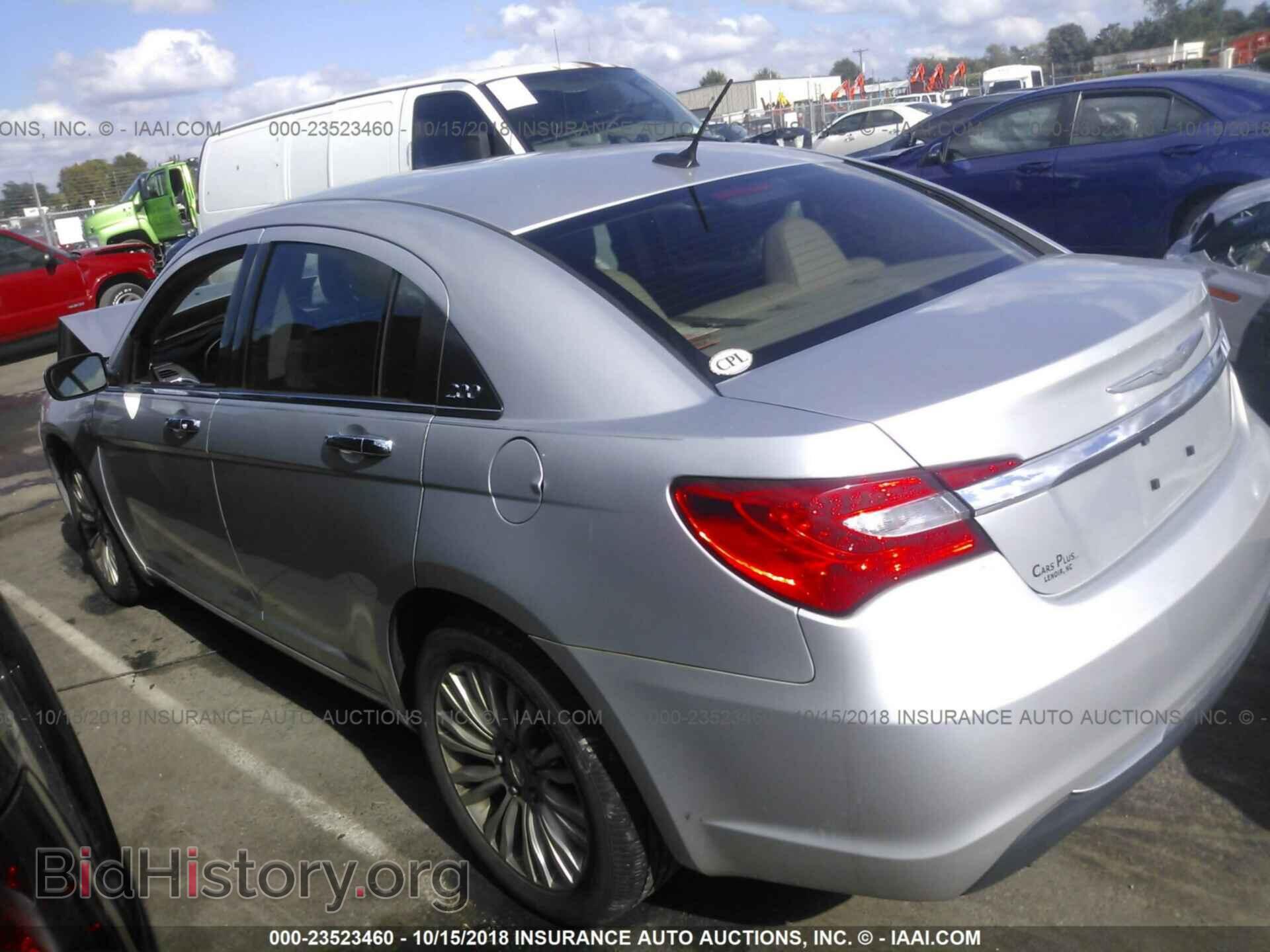 2011 Chrysler 200 - VIN: 1C3BC2FG3BN568995 - Фото 3