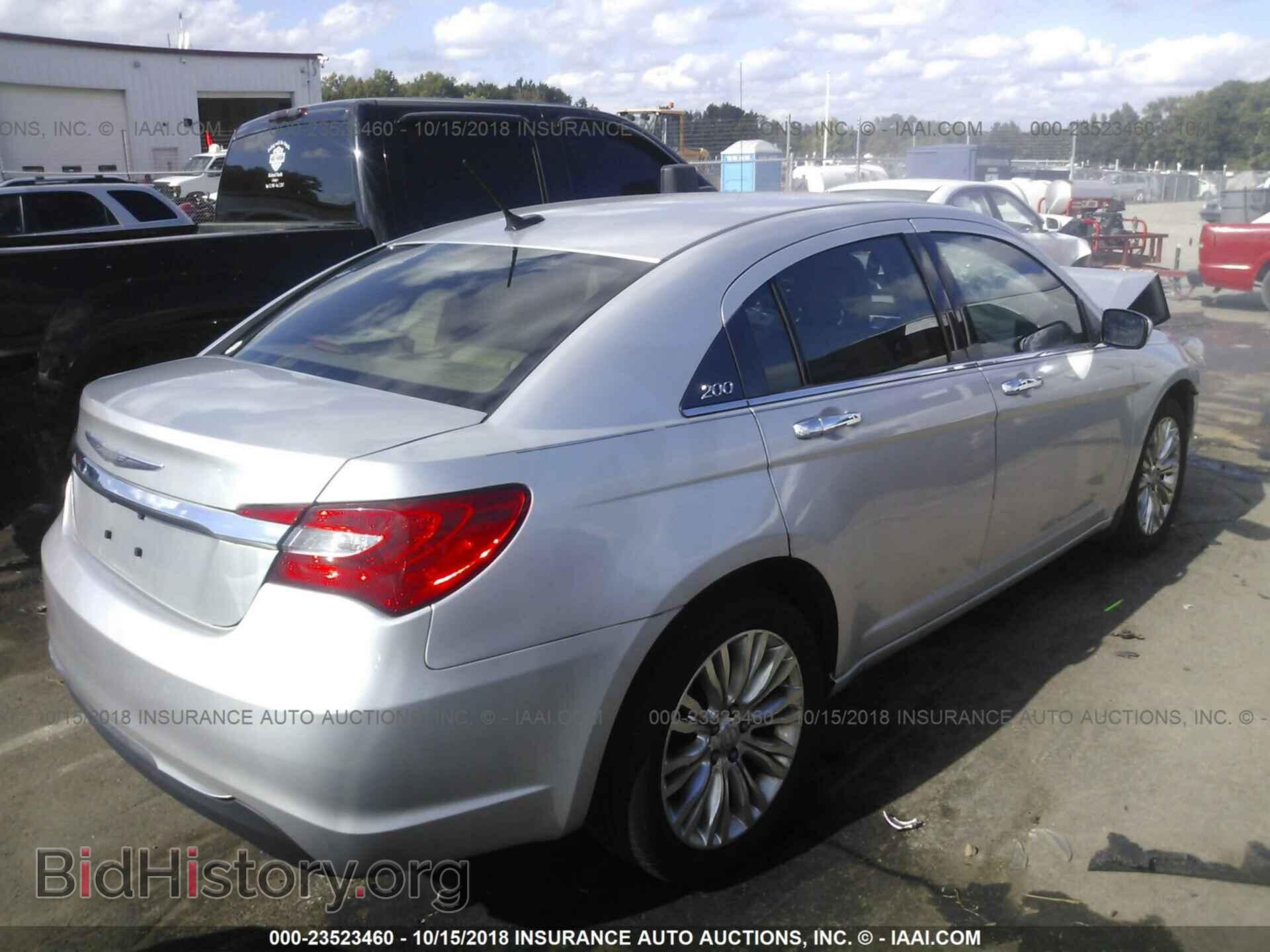 2011 Chrysler 200 - VIN: 1C3BC2FG3BN568995 - Фото 4