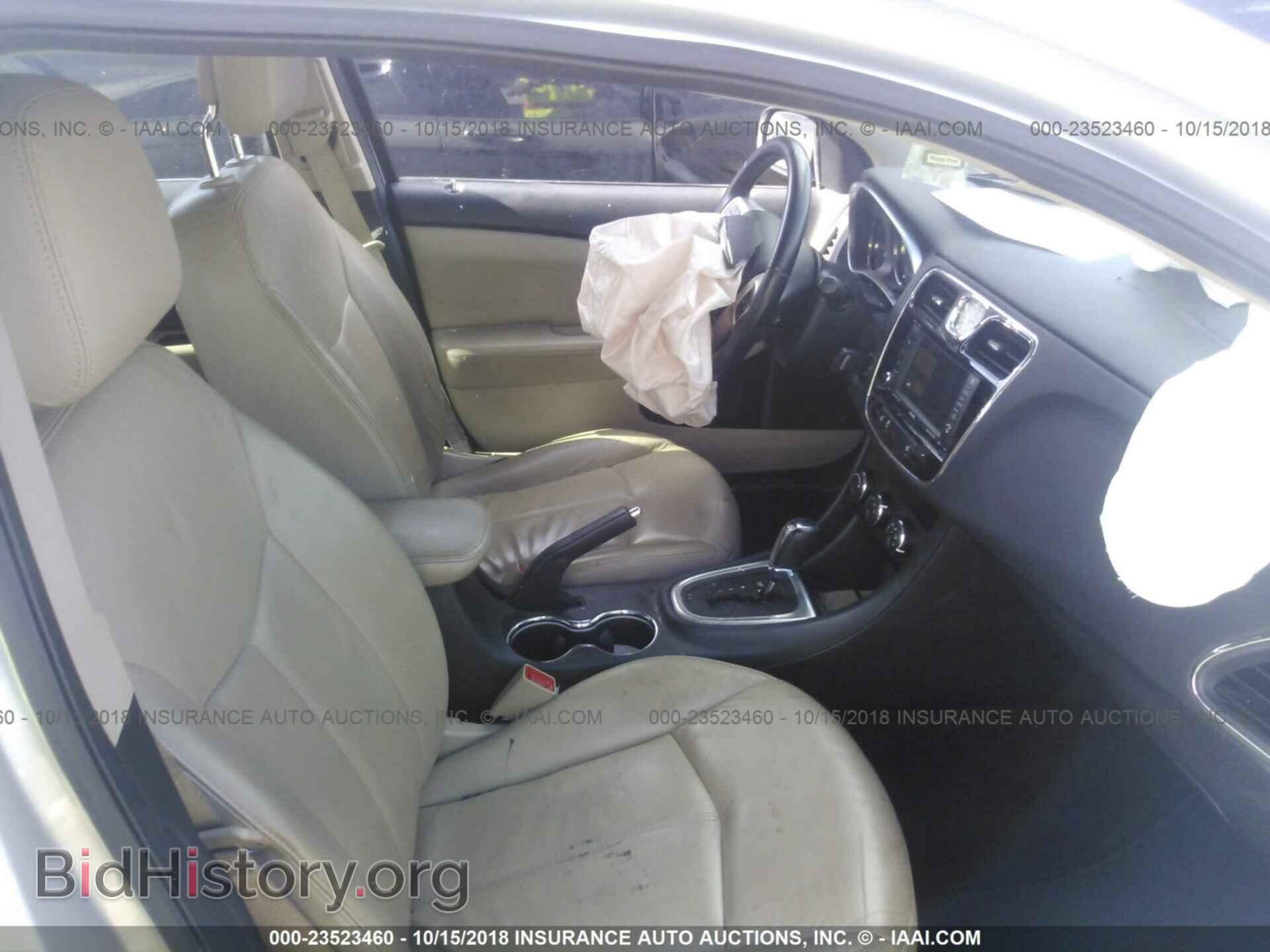 2011 Chrysler 200 - VIN: 1C3BC2FG3BN568995 - Фото 5