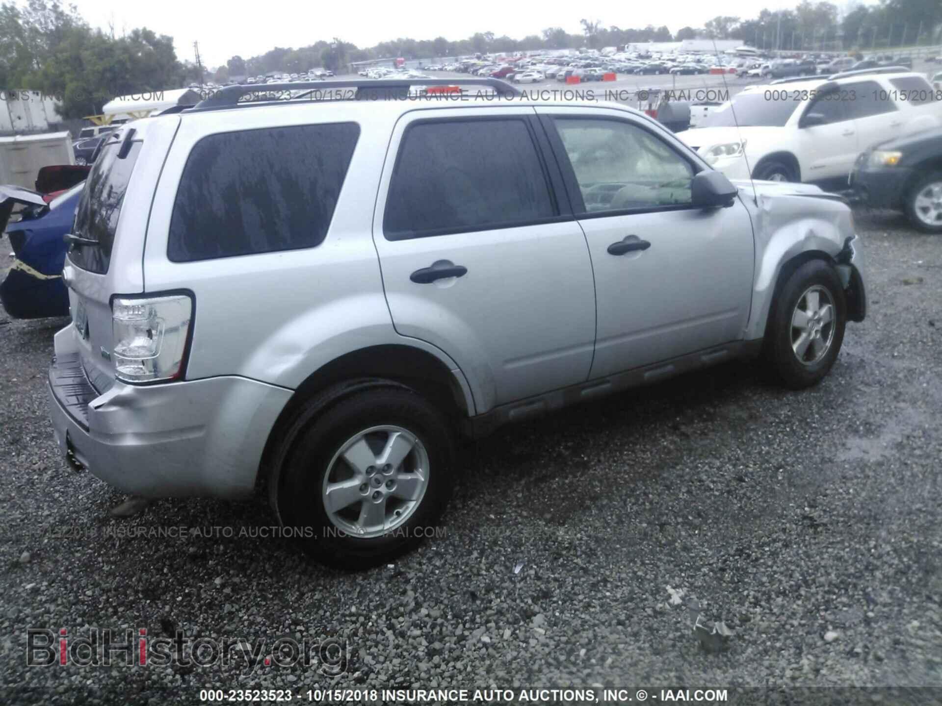 2011 Ford Escape - VIN: 1FMCU0DG1BKA66181 - Photo 4