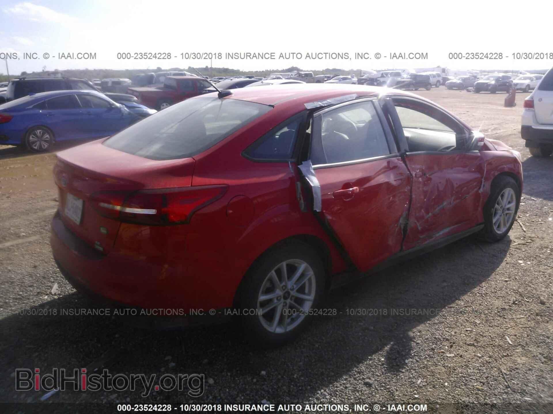 2017 Ford Focus - VIN: 1FADP3FE5HL292696 - Photo 4