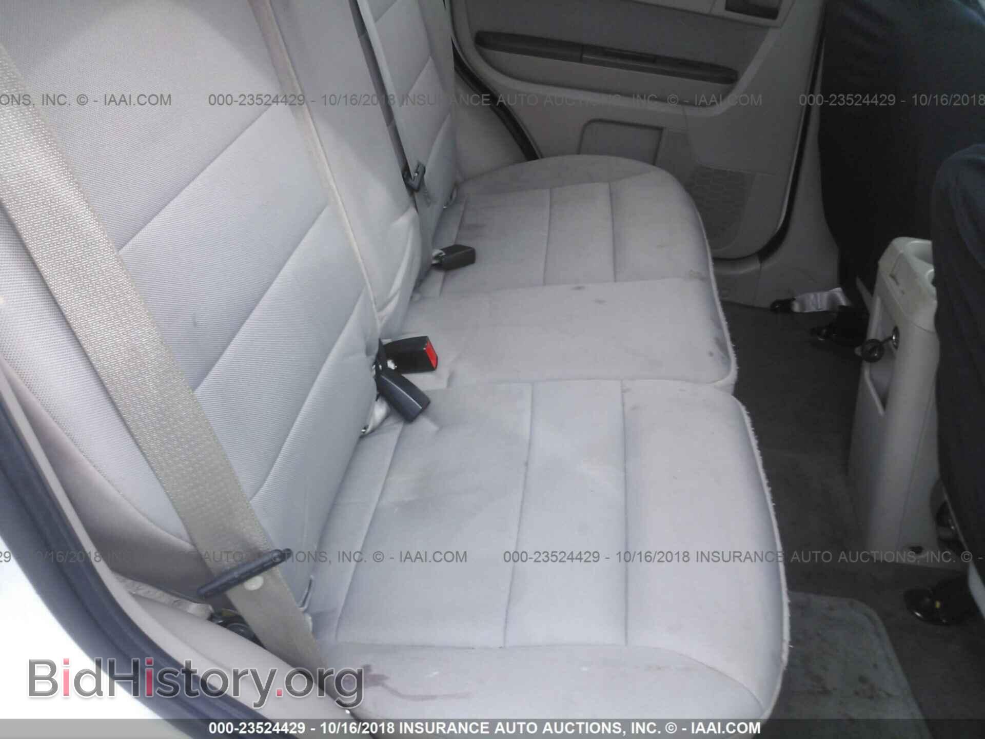 2011 Ford Escape - VIN: 1FMCU0DG5BKB82435 - Фото 8