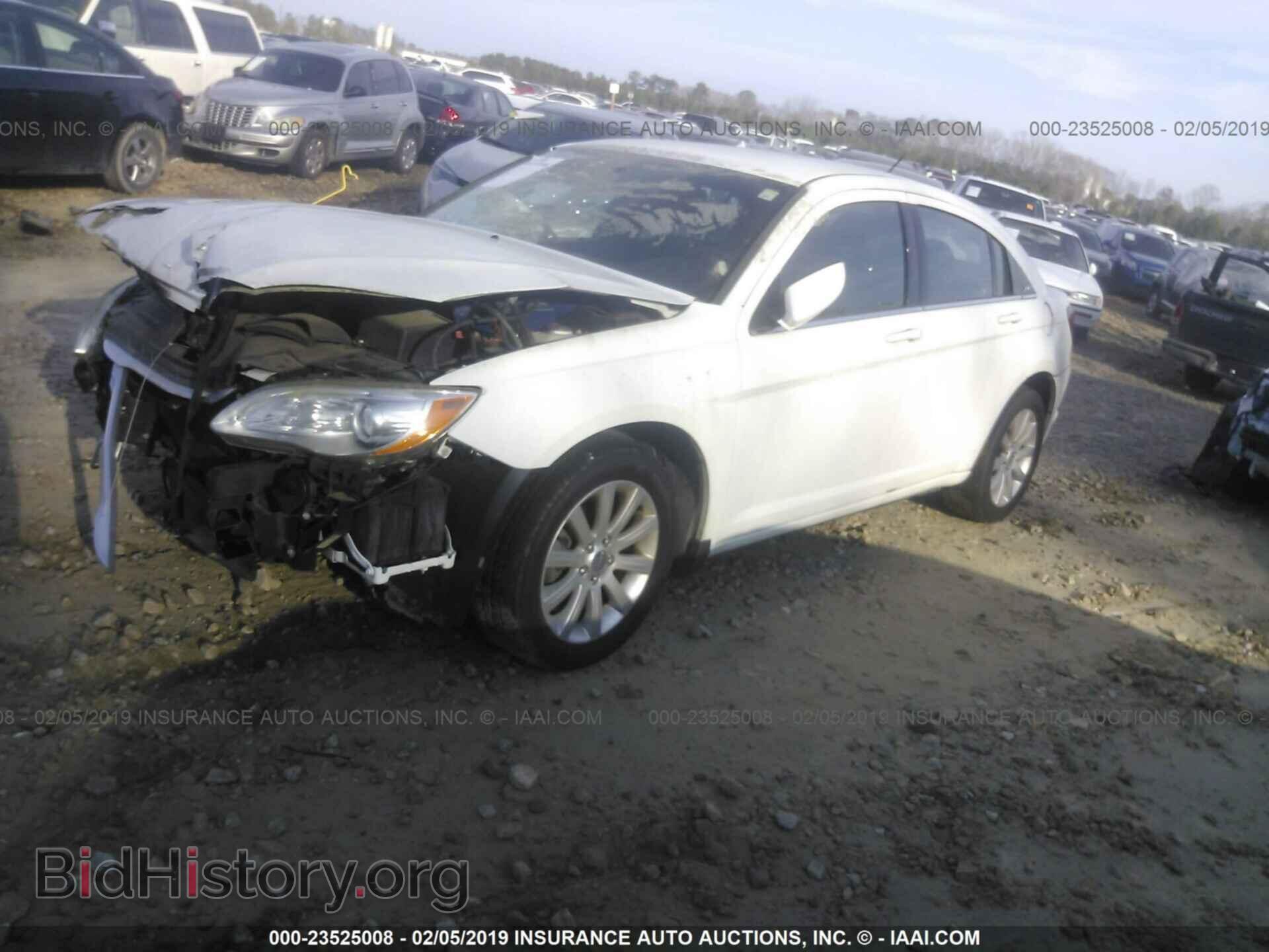 2013 CHRYSLER 200 - VIN: 1C3CCBBG0DN559796 - Photo 2
