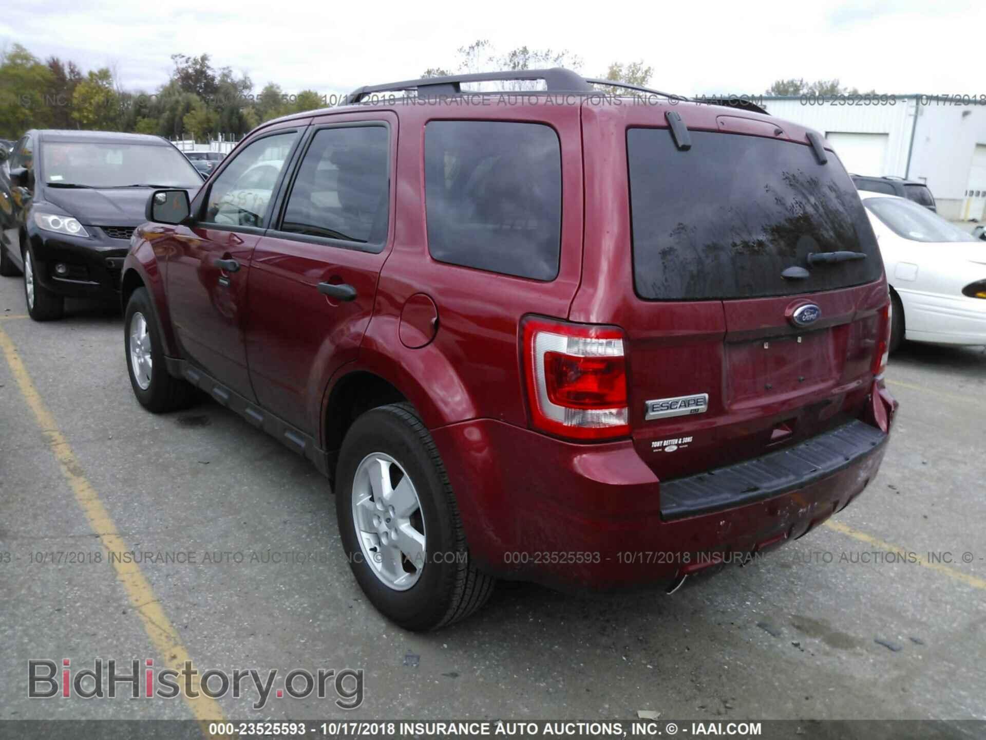 2012 Ford Escape - VIN: 1FMCU0D70CKC64784 - Photo 3