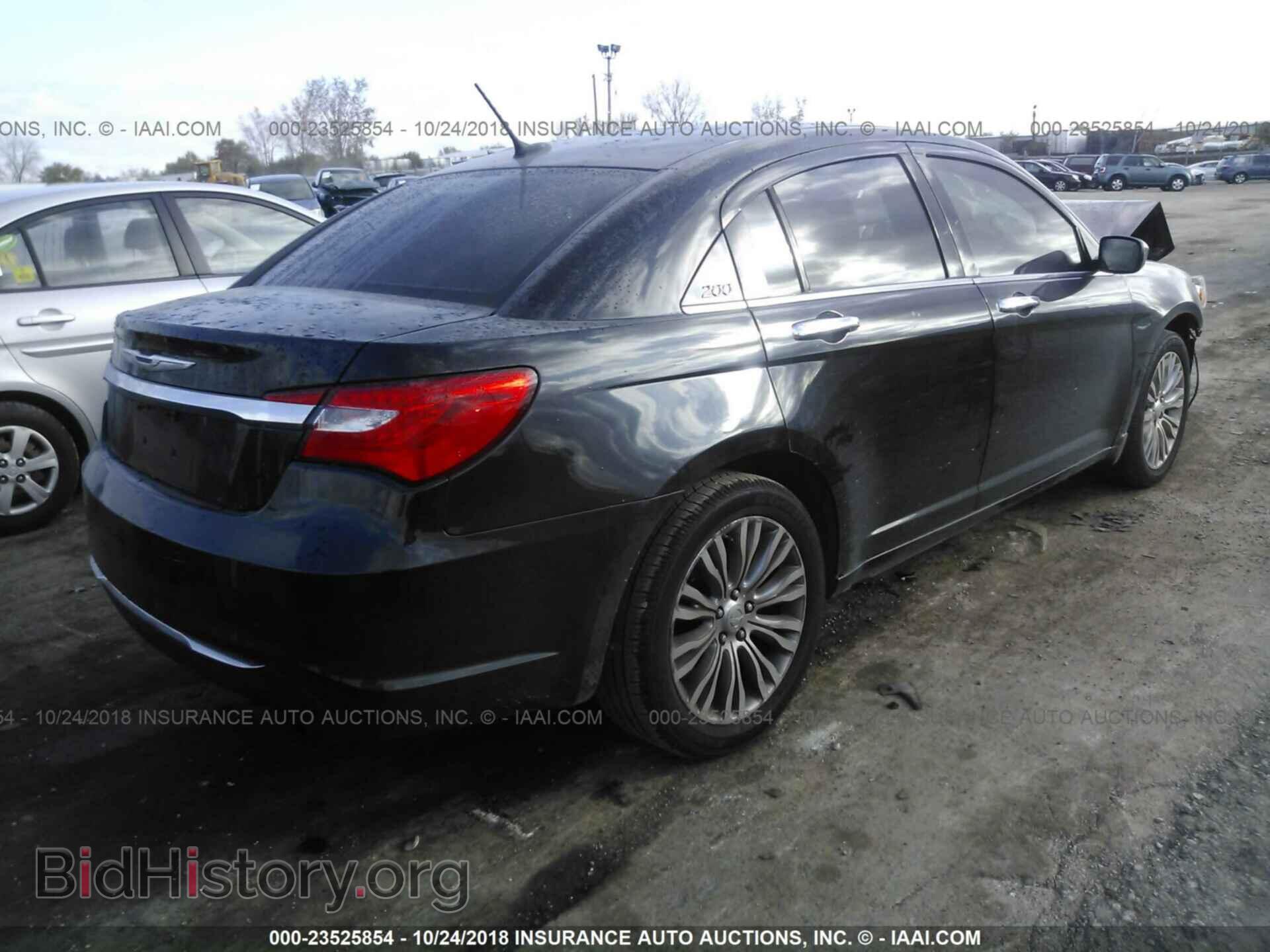 2012 Chrysler 200 - VIN: 1C3CCBCB5CN161176 - Photo 4