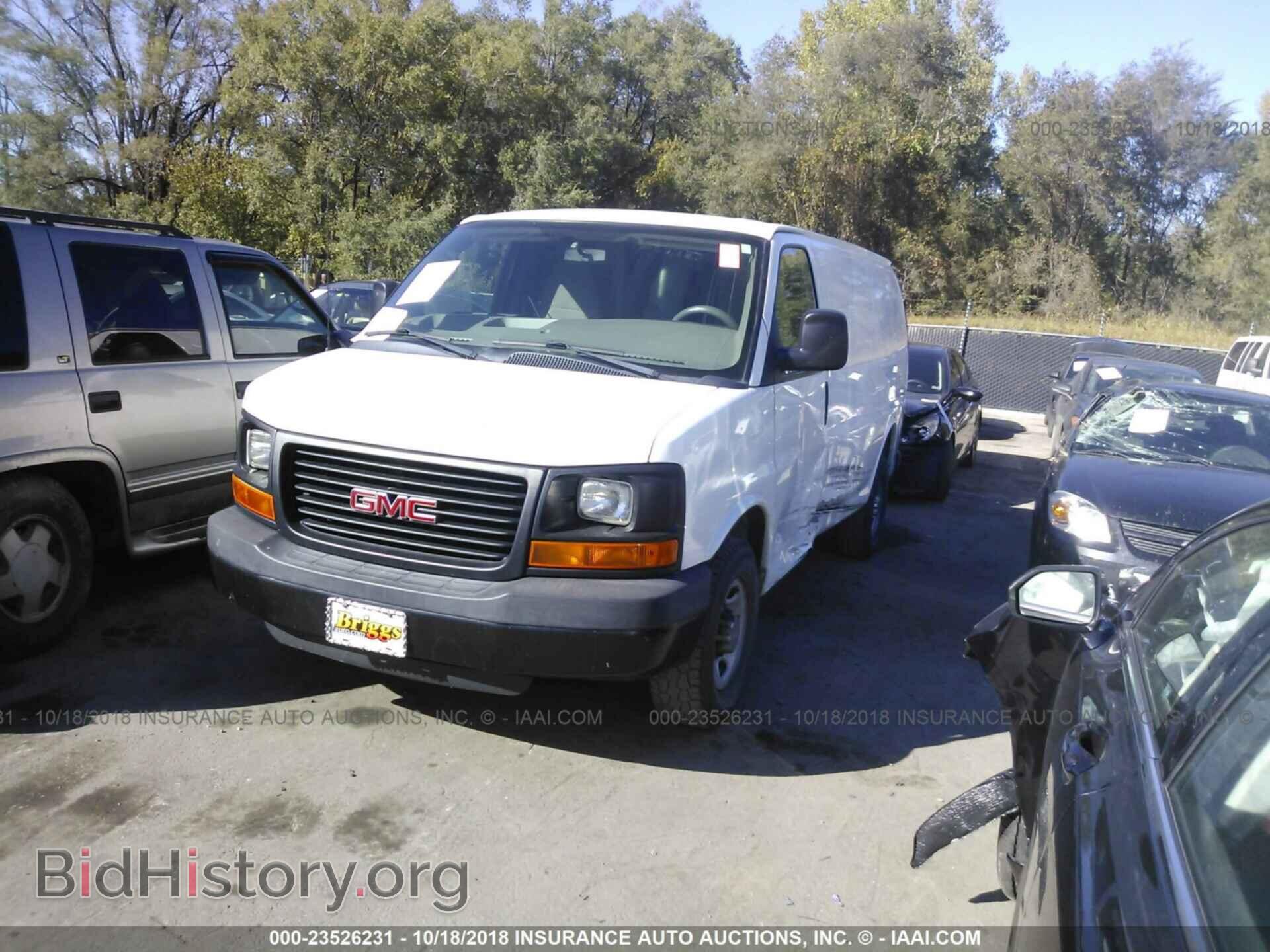 2011 Gmc Savana - VIN: 1GTW7FCA6B1190882 - Photo 2