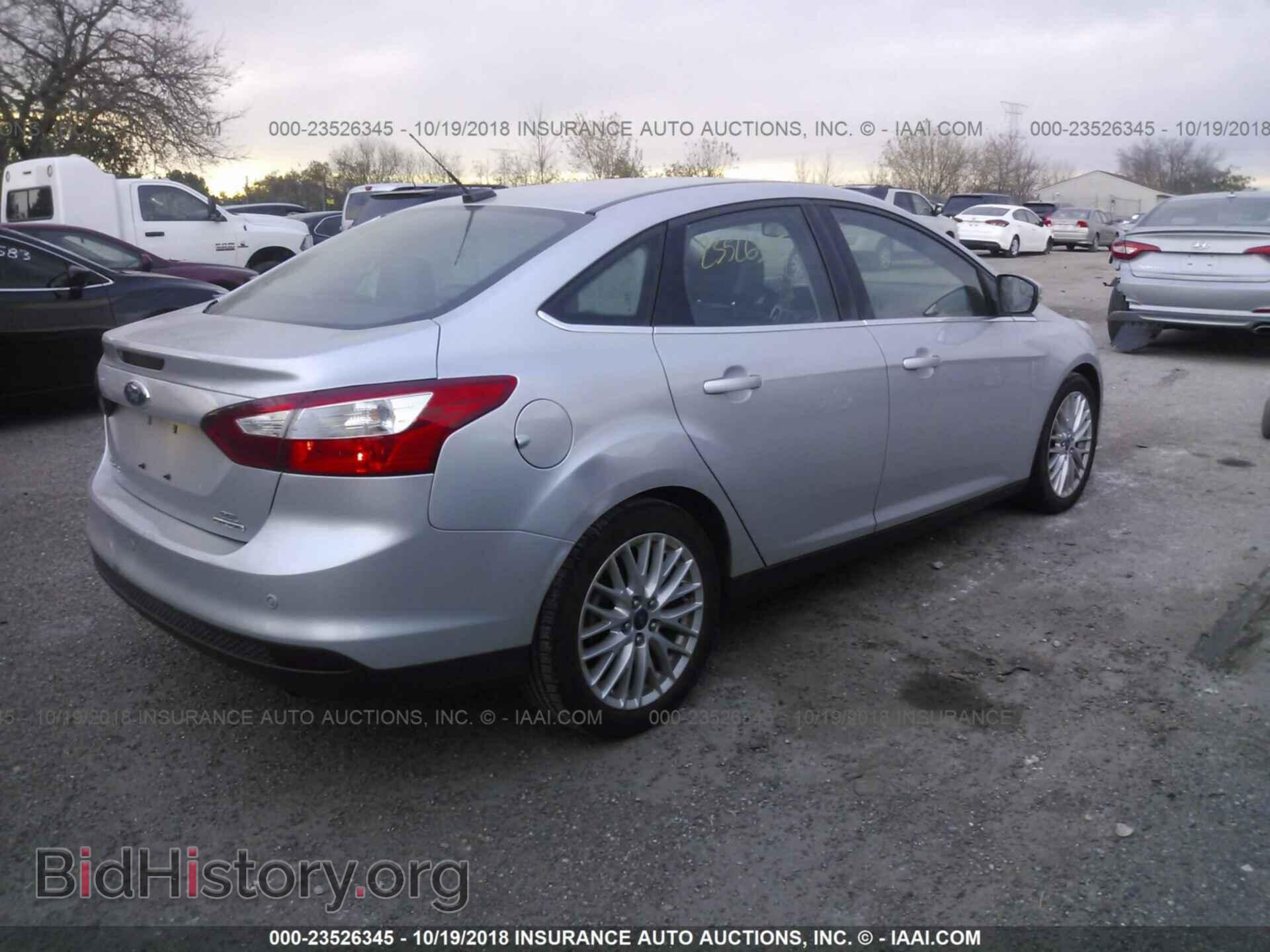 2012 Ford Focus - VIN: 1FAHP3H29CL437557 - Photo 4