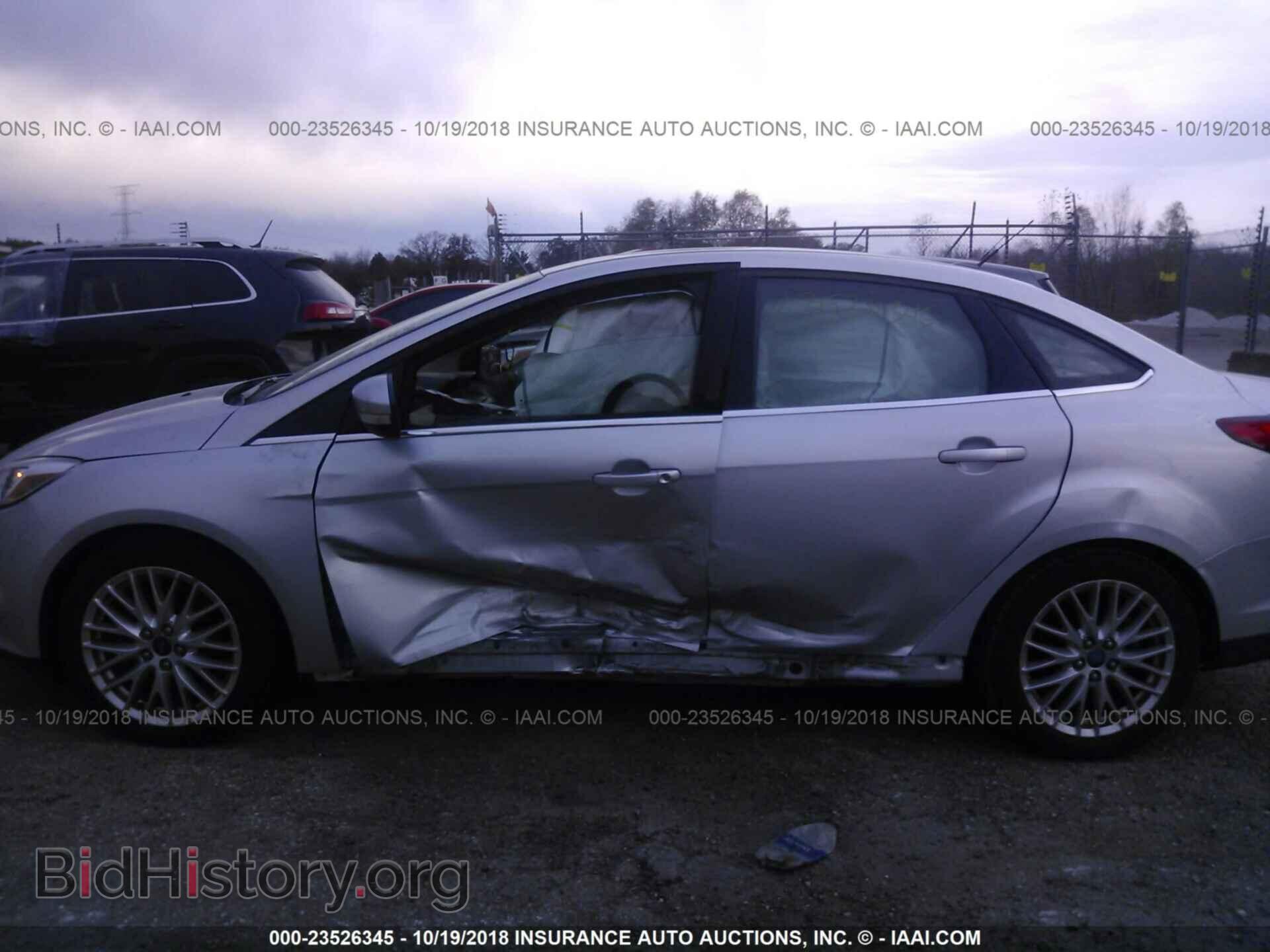 2012 Ford Focus - VIN: 1FAHP3H29CL437557 - Photo 6