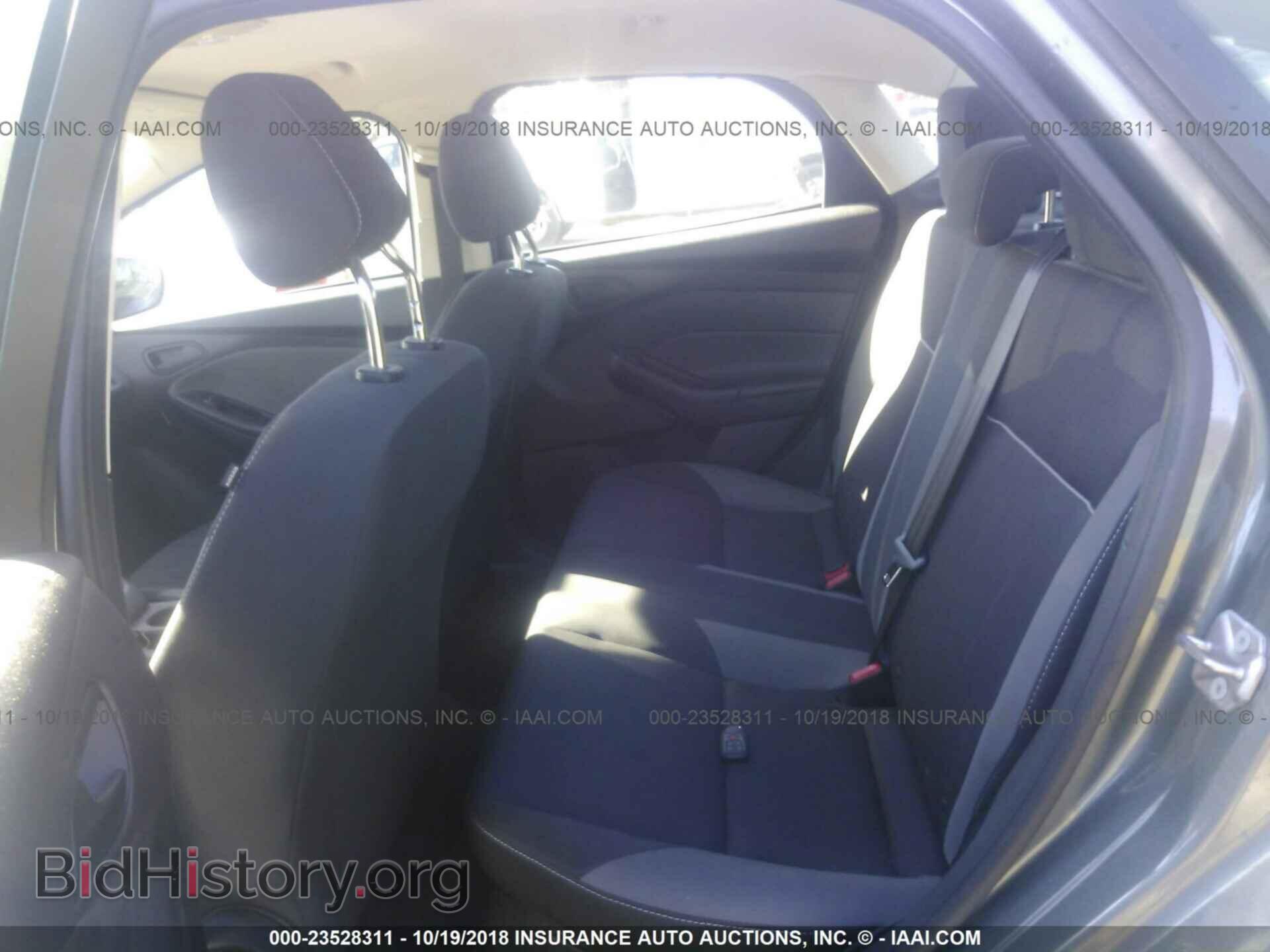 2012 Ford Focus - VIN: 1FAHP3F20CL186656 - Photo 8