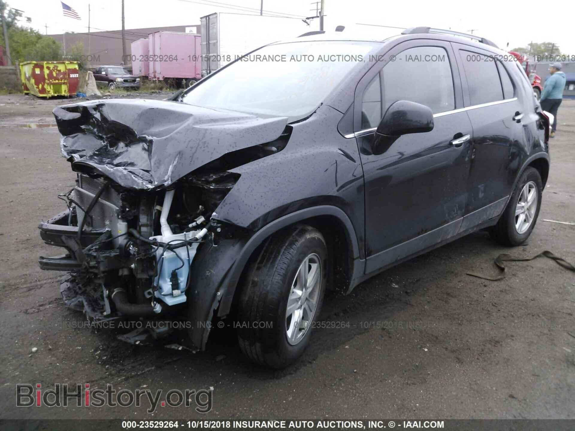 2017 Chevrolet Trax - VIN: 3GNCJLSB1HL179441 - Фото 2