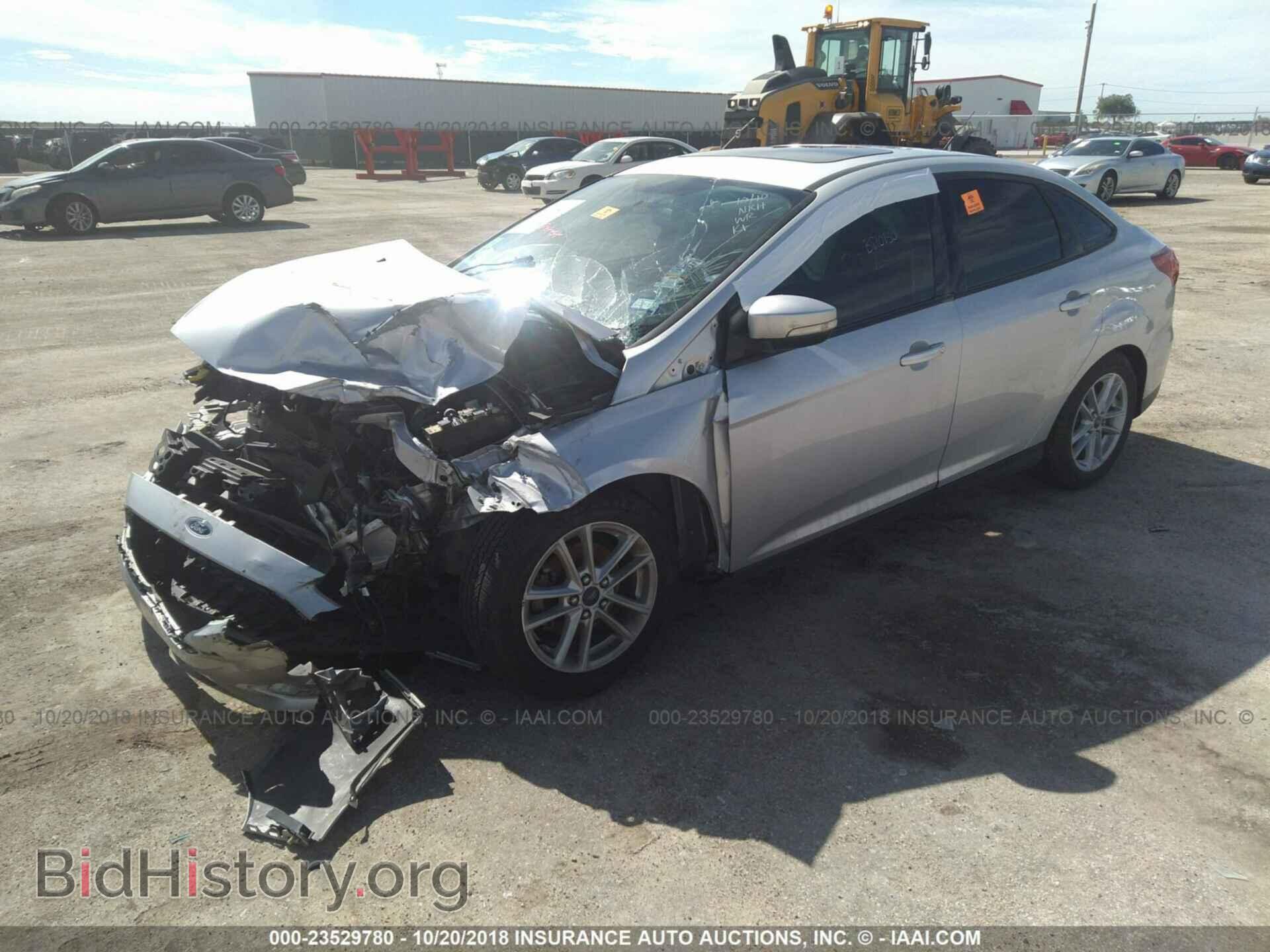 2015 Ford Focus - VIN: 1FADP3F21FL206772 - Photo 2