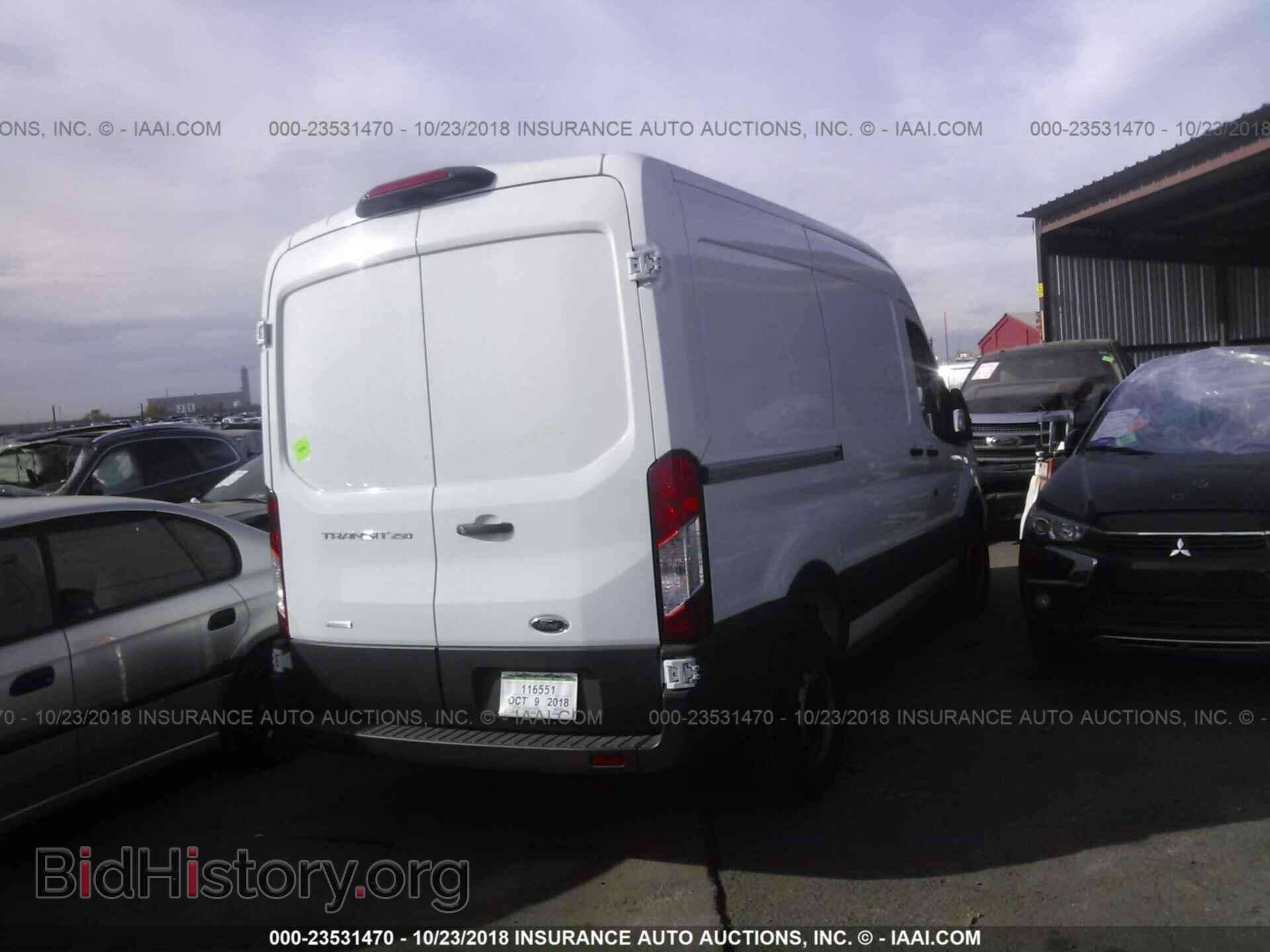 2018 Ford Transit - VIN: 1FTYR1CG0JKA26000 - Фото 4