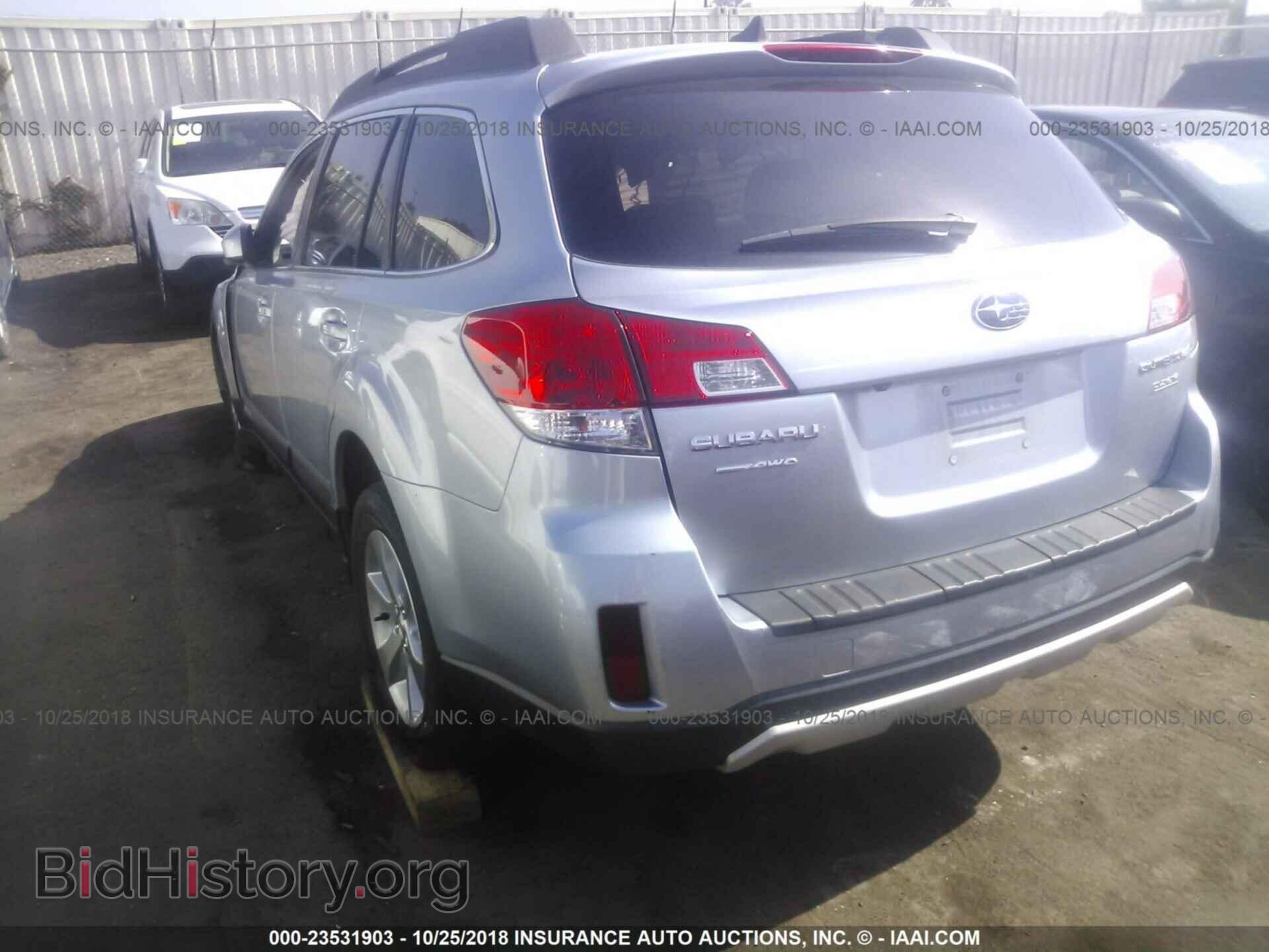 2014 Subaru Outback - VIN: 4S4BRBLC3E3211002 - Фото 3