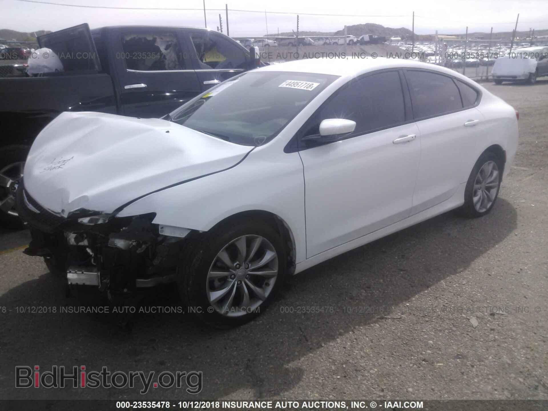 2016 Chrysler 200 - VIN: 1C3CCCBB0GN160983 - Фото 2