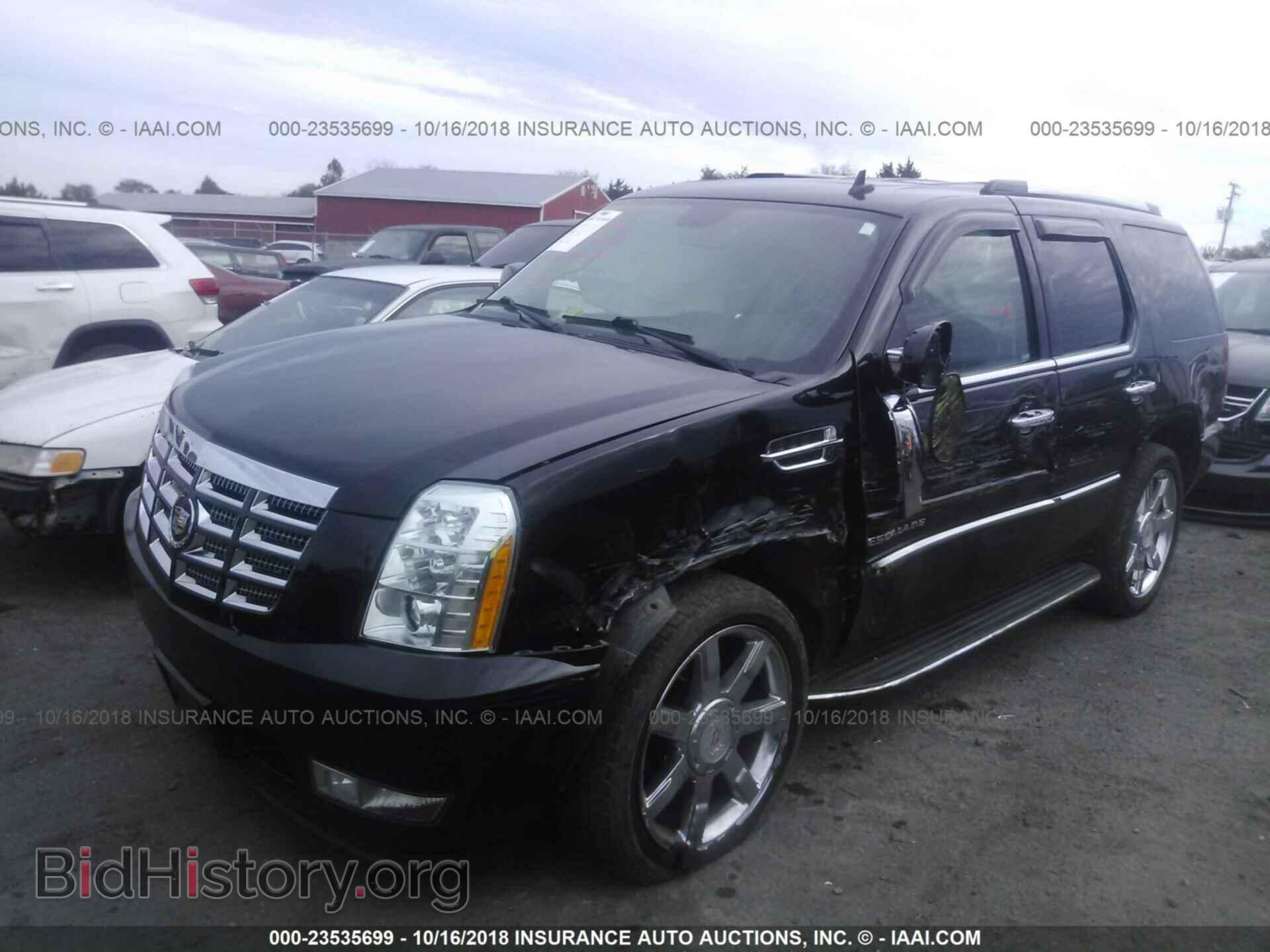 2012 Cadillac Escalade - VIN: 1GYS4BEF5CR215289 - Photo 2