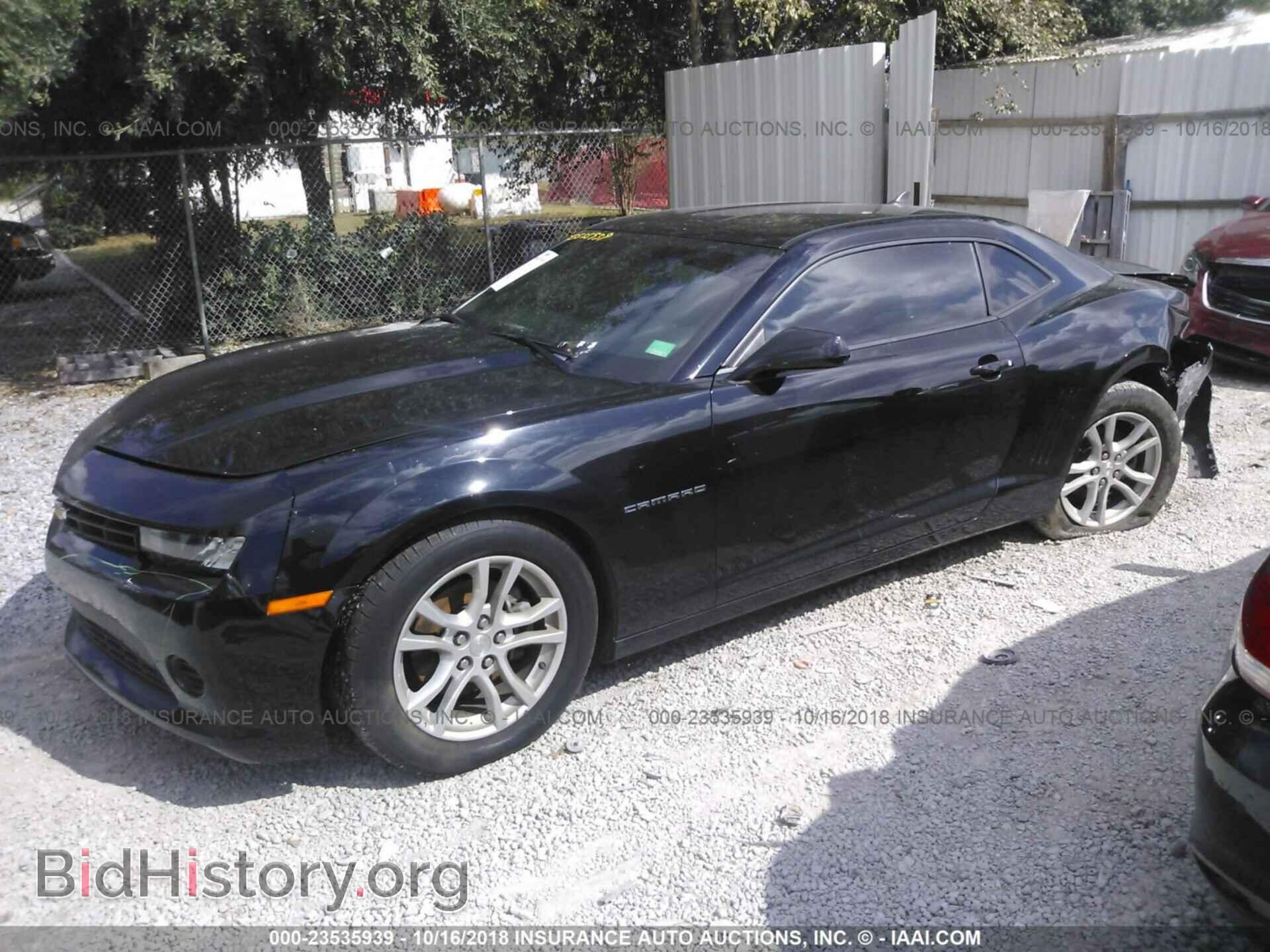 2015 Chevrolet Camaro - VIN: 2G1FB1E36F9301960 - Photo 2